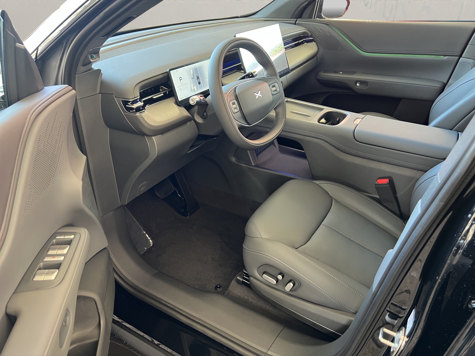 XPENG G6 Performance AWD 4x4 *487PS* inkl. AHK elektrisch-image-10