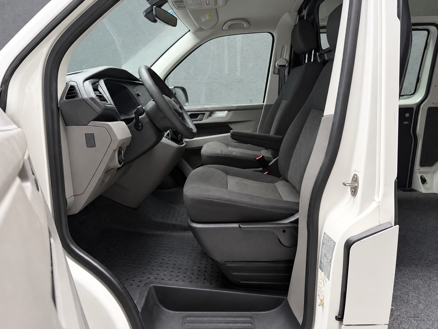 VW T6.1 2.0 TDI DSG • Schiebetüren links & rechts-image-3