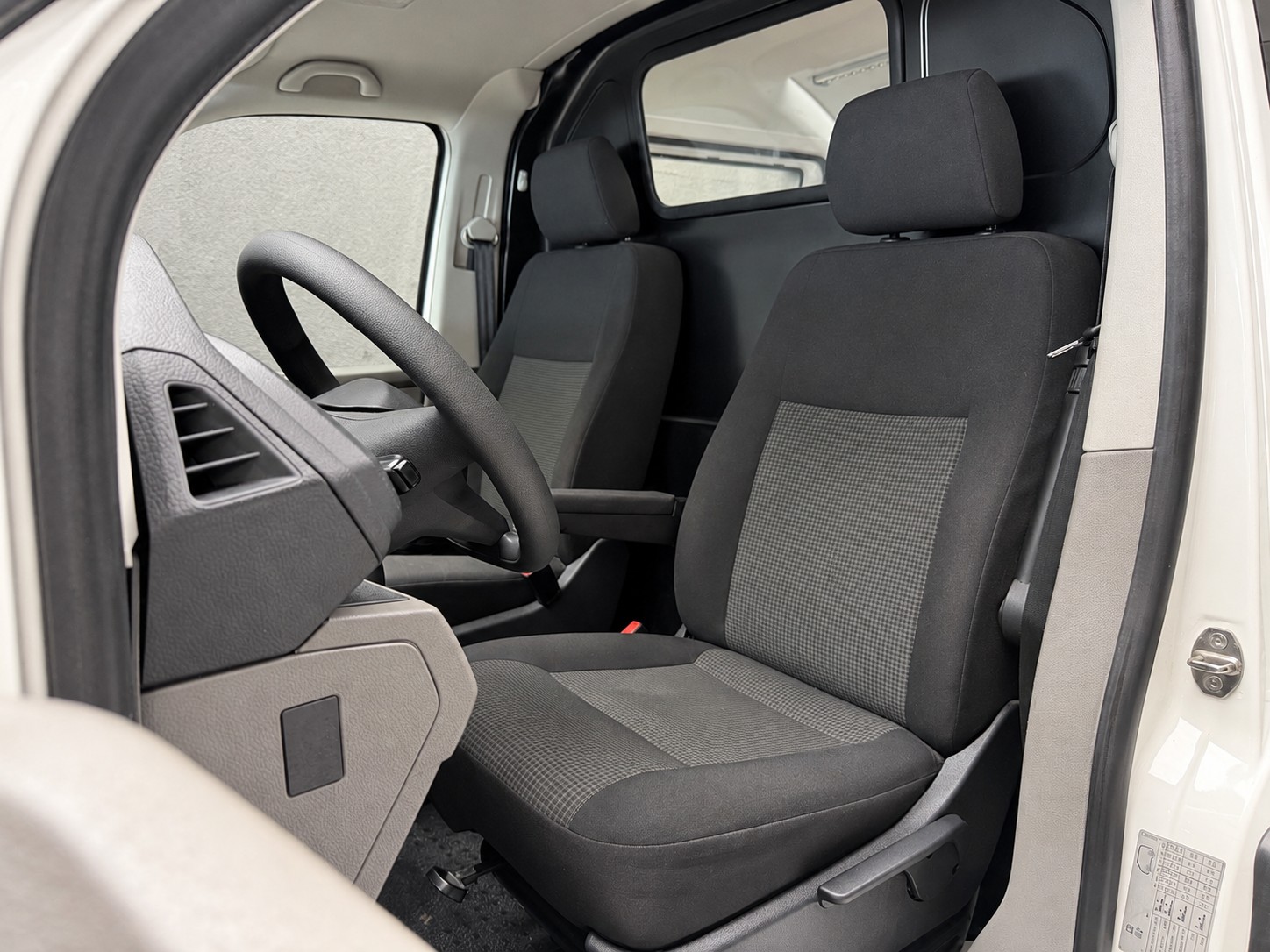 VW T6.1 2.0 TDI DSG • Schiebetüren links & rechts-image-10