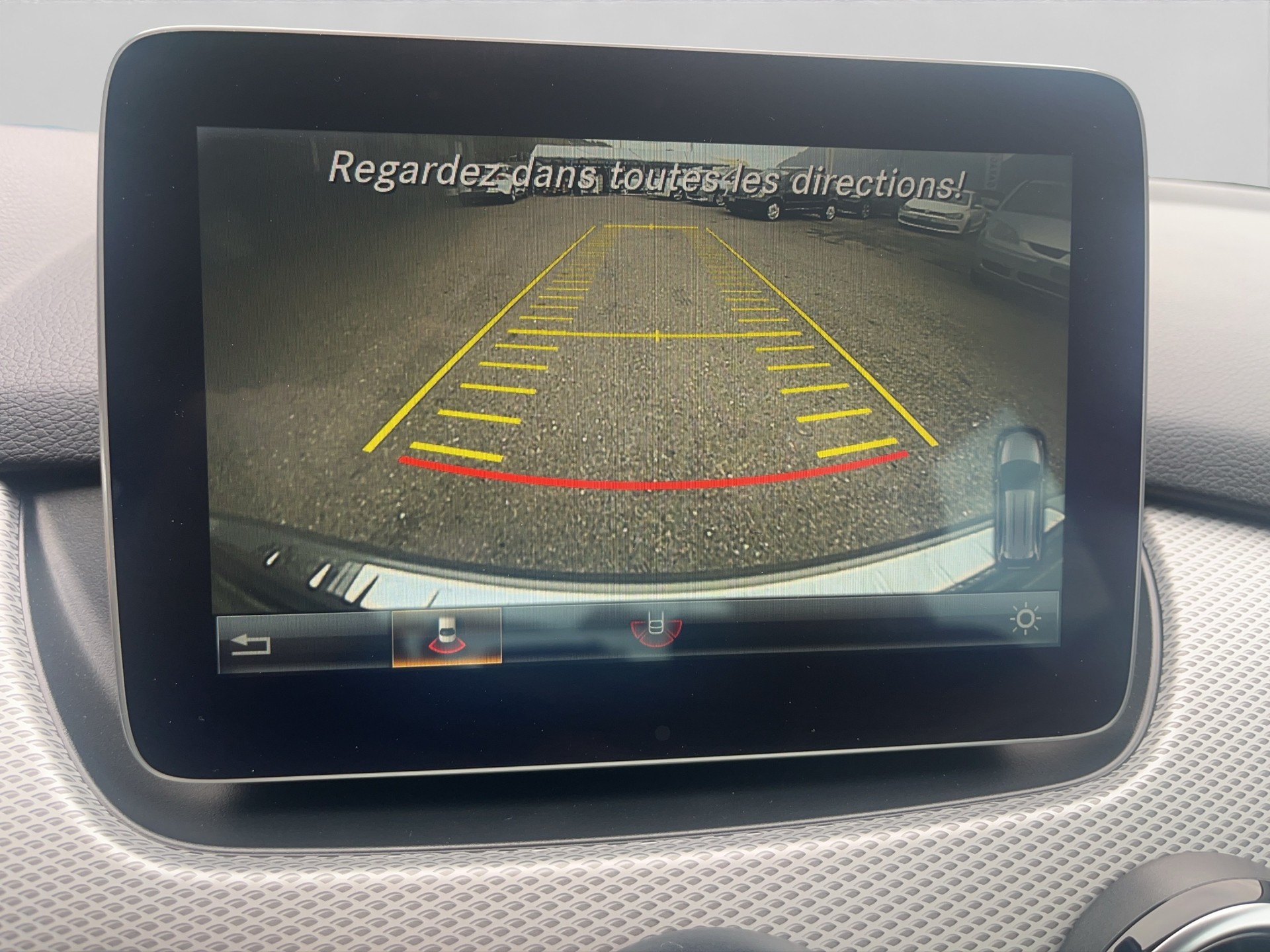 MERCEDES-BENZ B 220 AMG Line 4Matic 7G-DCT-image-13
