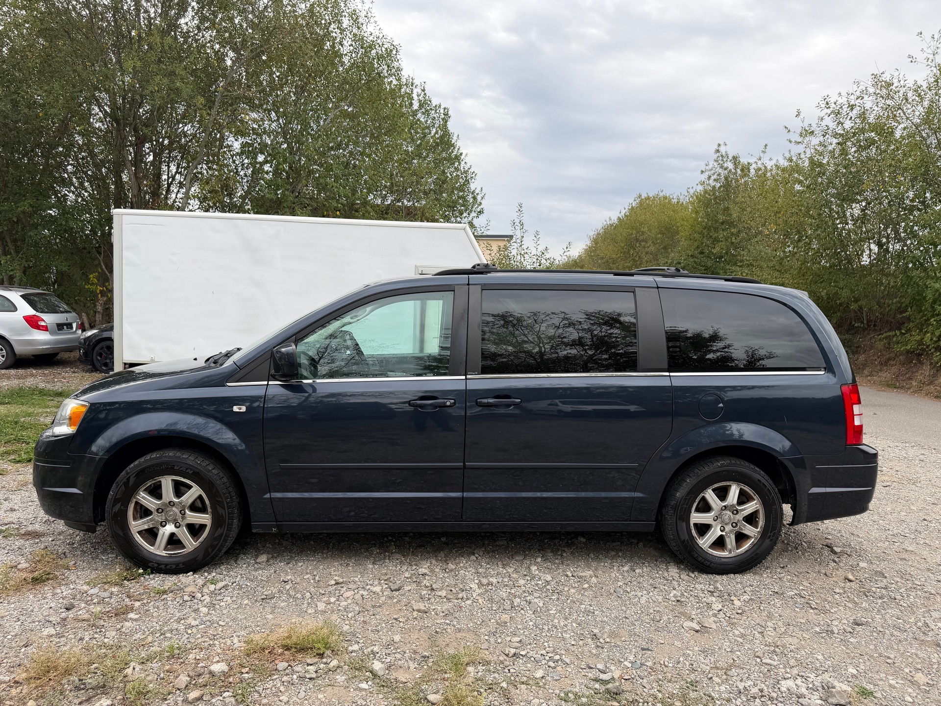 CHRYSLER Grand Voyager 3.8 LX Automatic-image-2