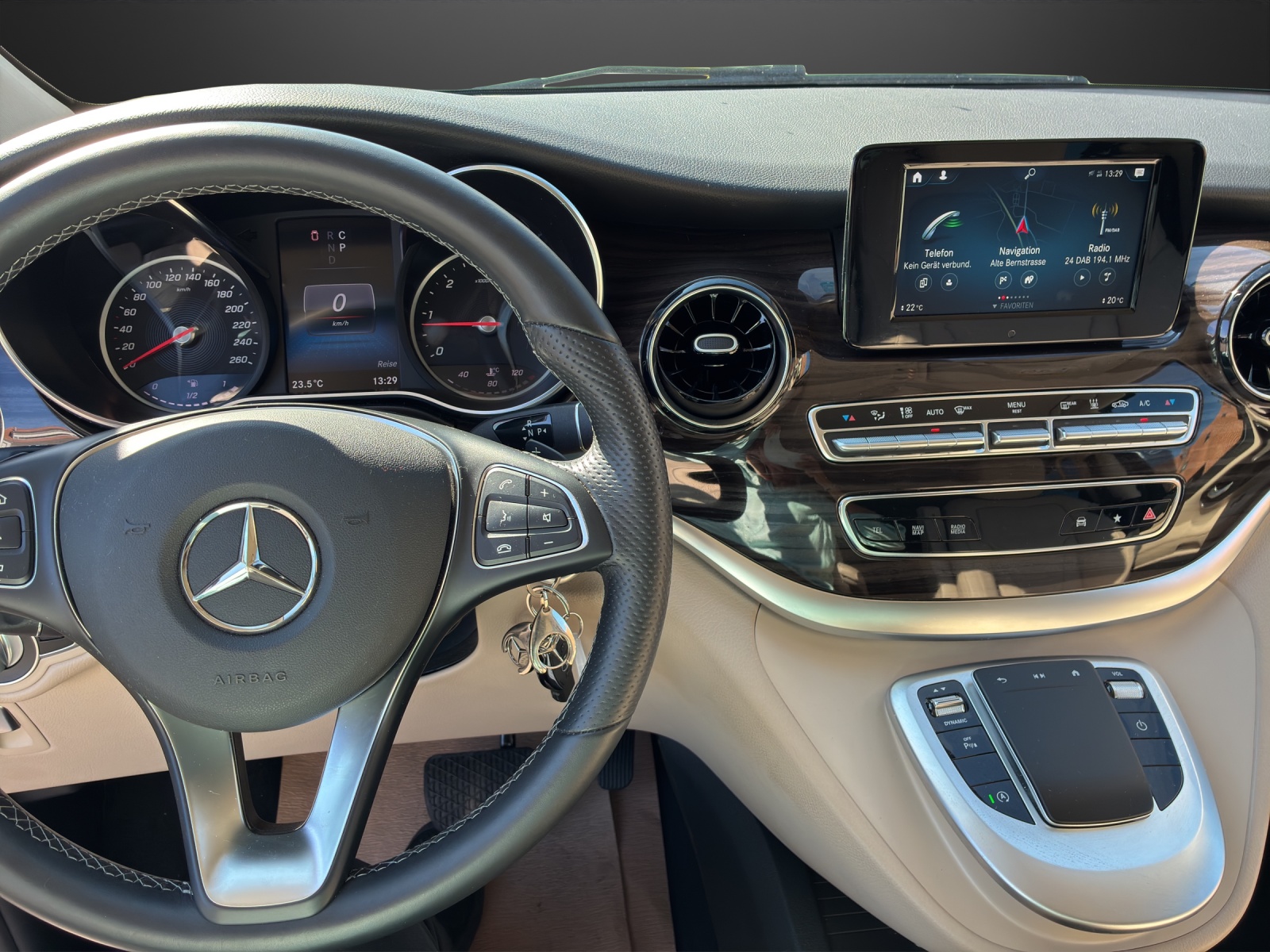 MERCEDES-BENZ V 300 d lang Avantgarde 9G-Tronic-image-9