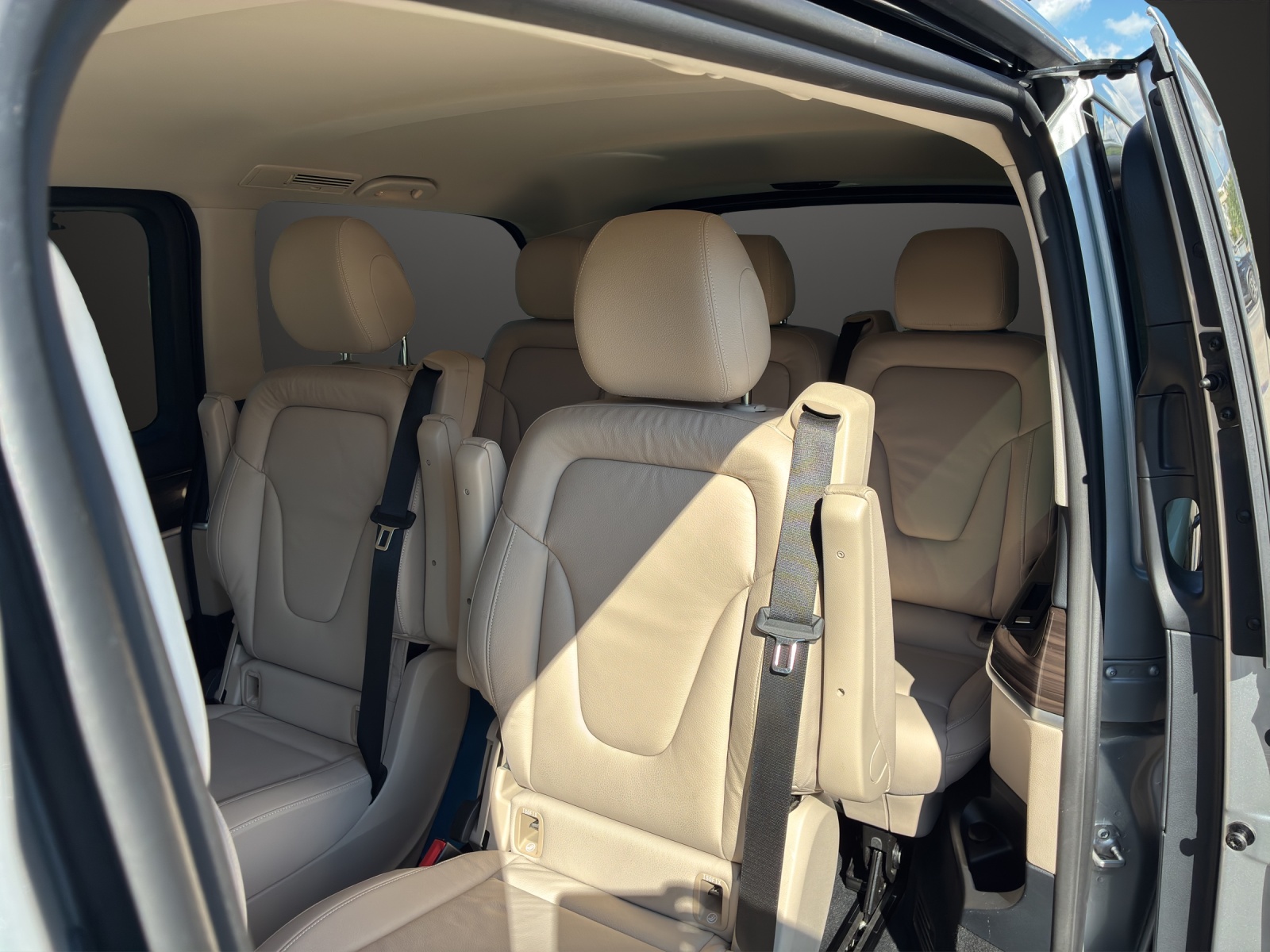 MERCEDES-BENZ V 300 d lang Avantgarde 9G-Tronic-image-11