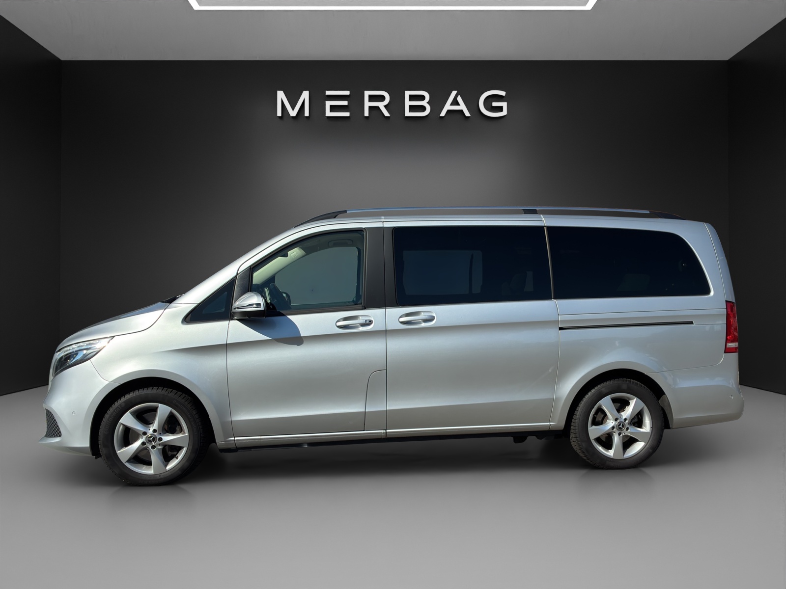 MERCEDES-BENZ V 300 d lang Avantgarde 9G-Tronic-image-2