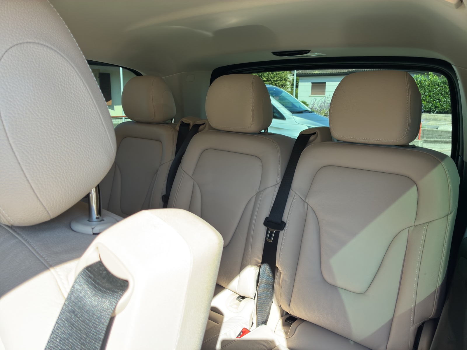 MERCEDES-BENZ V 300 d lang Avantgarde 9G-Tronic-image-12