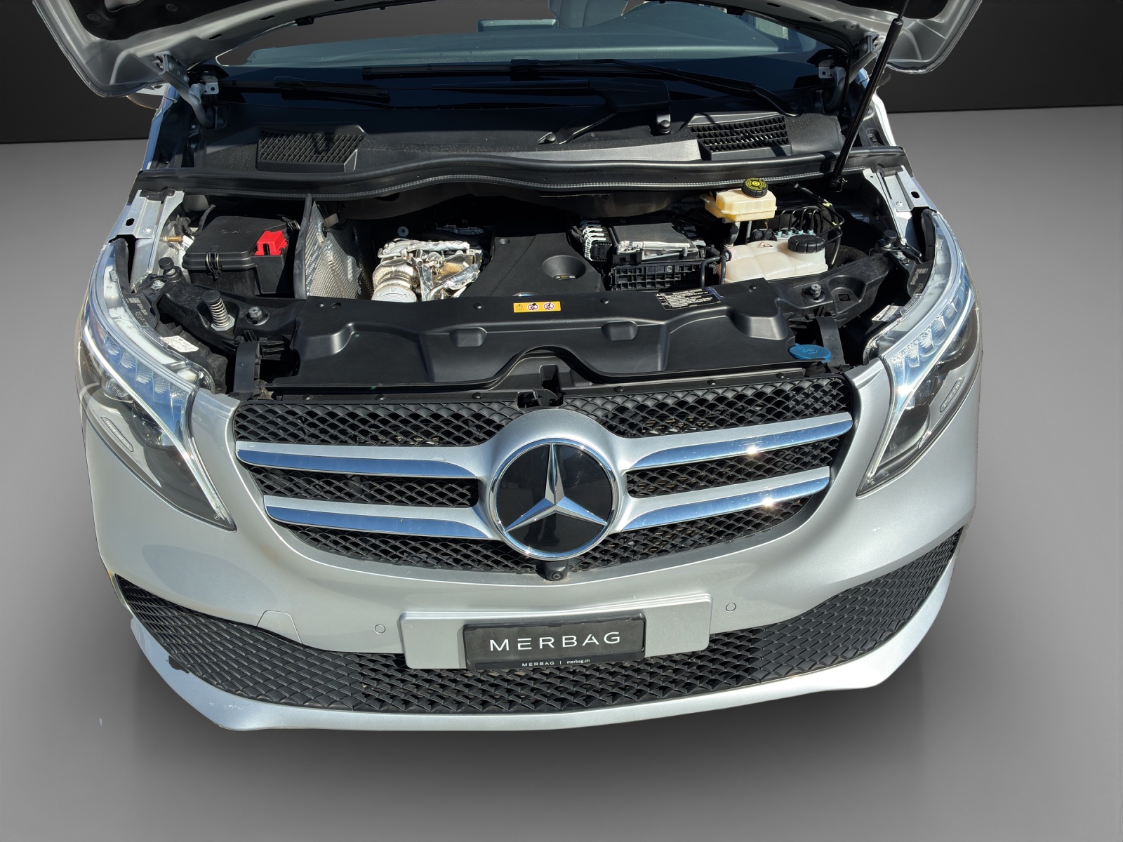 MERCEDES-BENZ V 300 d lang Avantgarde 9G-Tronic-image-17