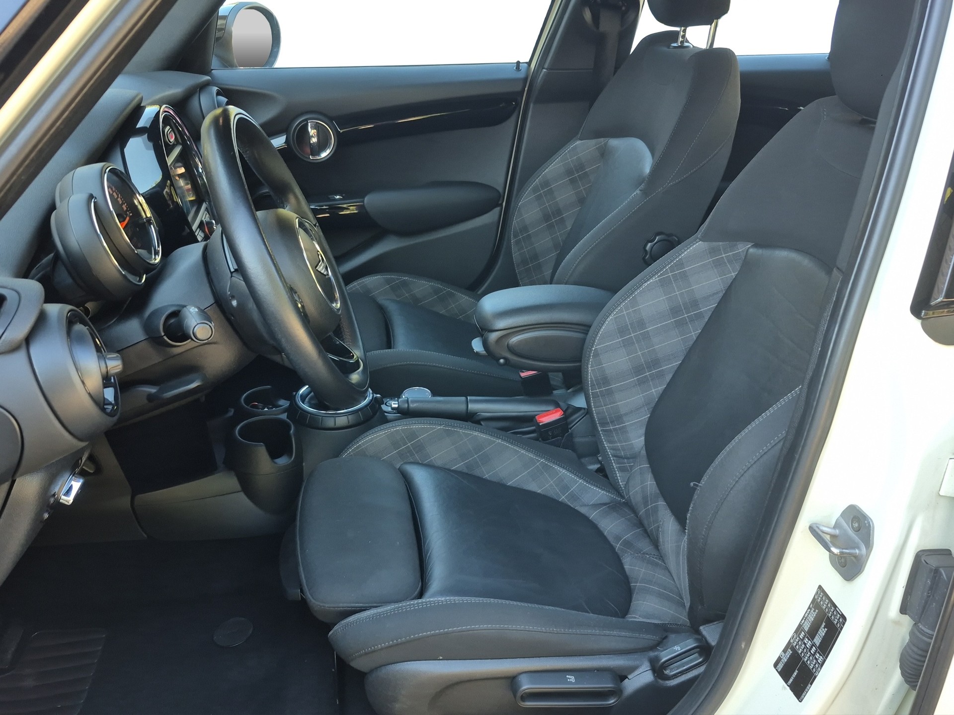MINI Cooper Steptronic-image-7