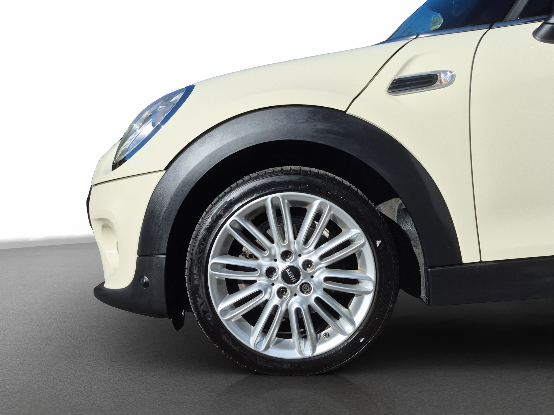 MINI Cooper Steptronic-image-3