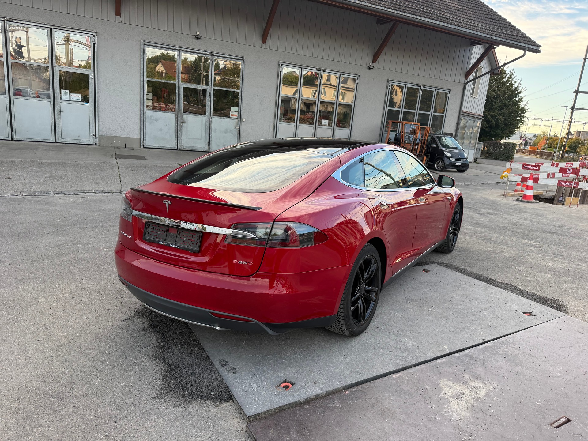 TESLA Model S 85 D Performance-image-5