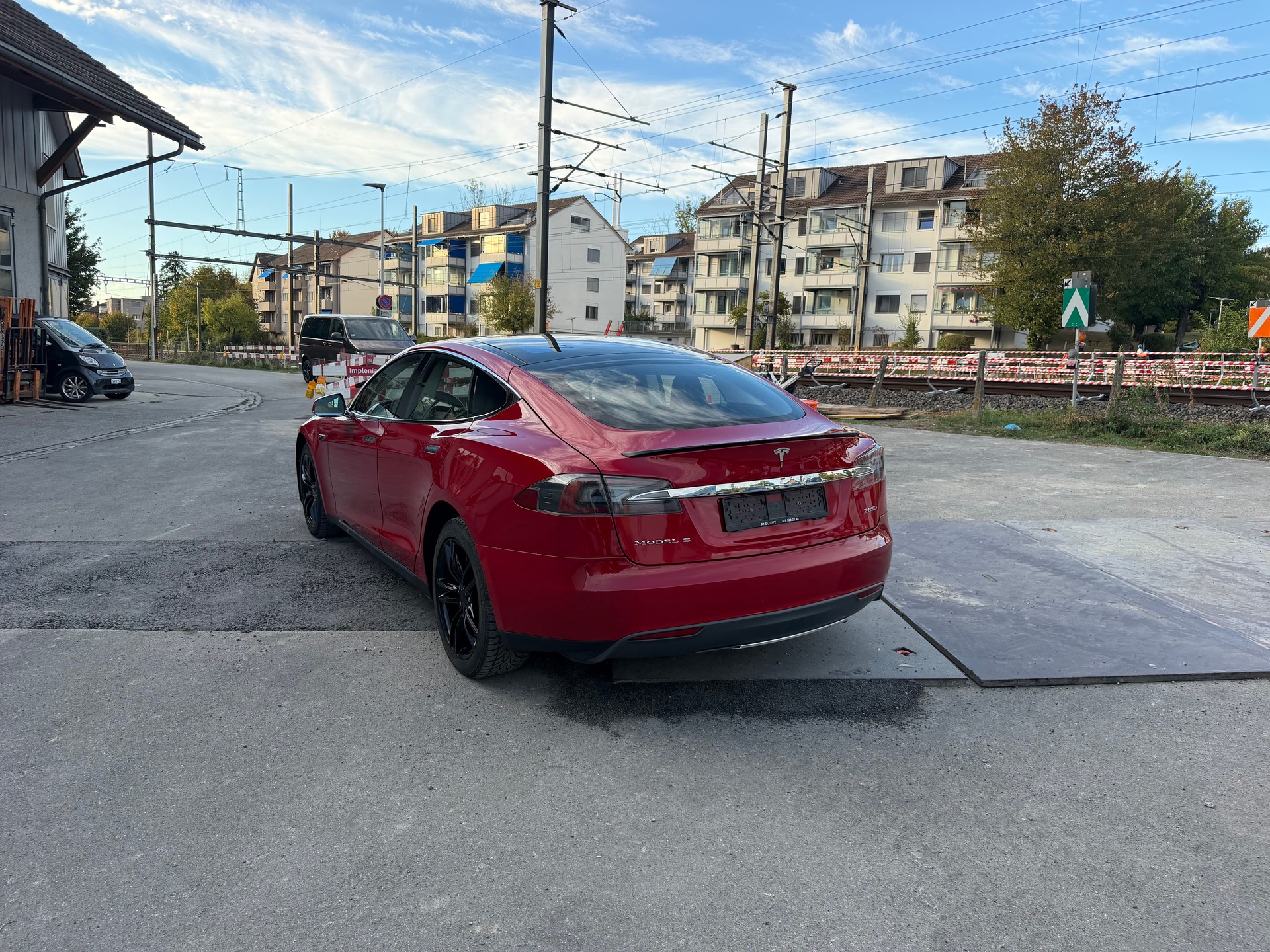 TESLA Model S 85 D Performance-image-6