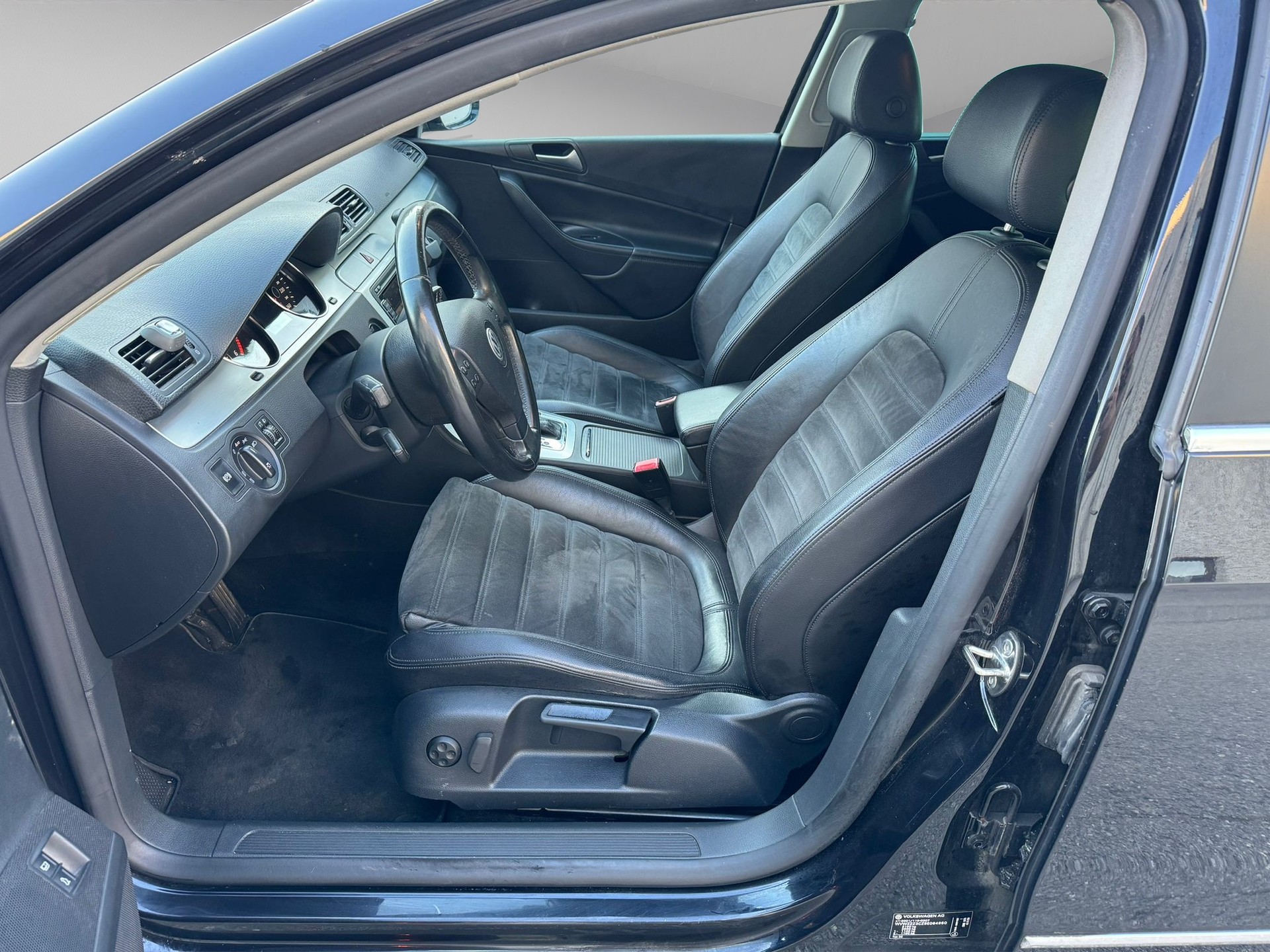 VW Passat Variant 2.0 TDI Highline DSG-image-10