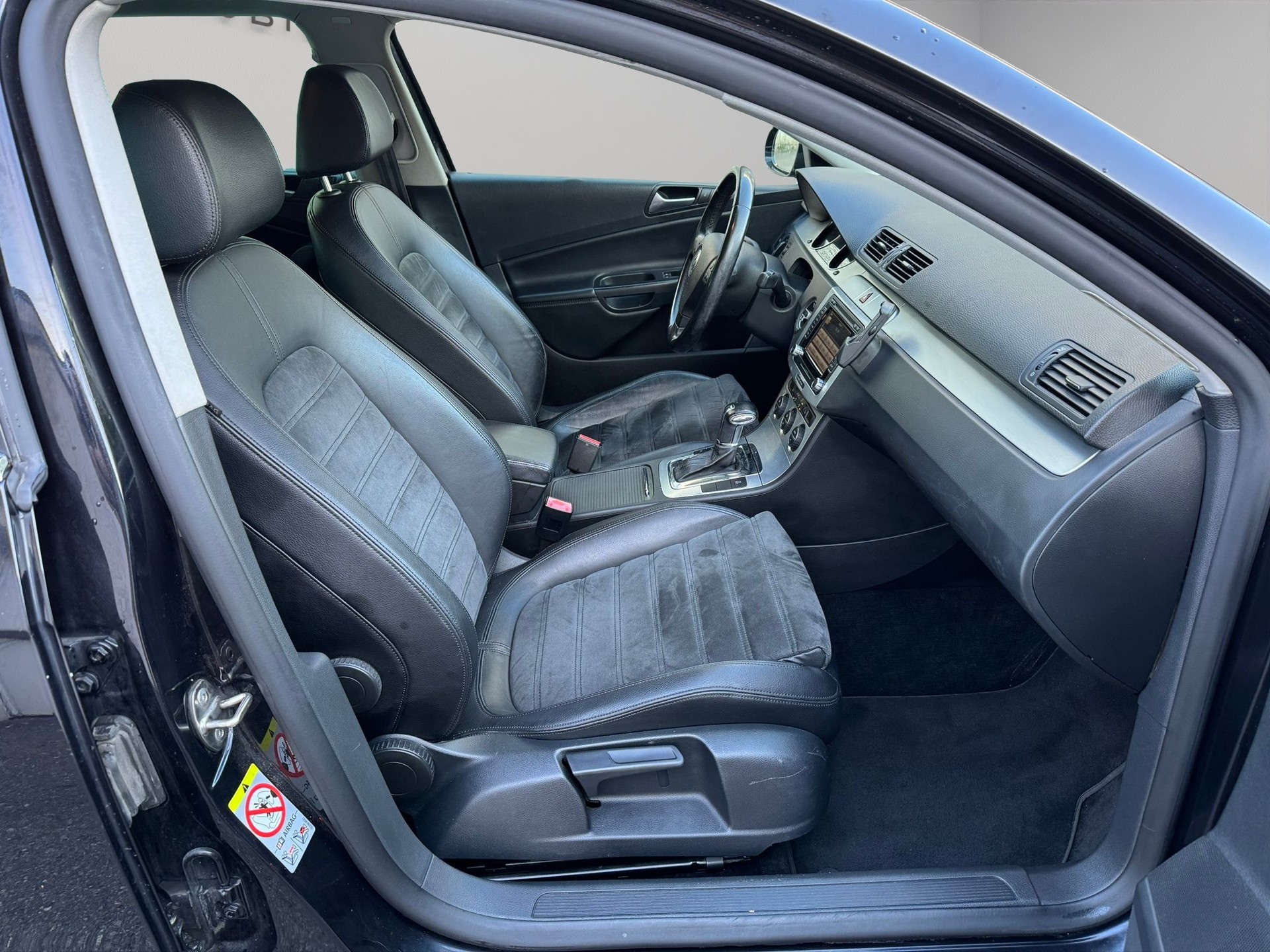 VW Passat Variant 2.0 TDI Highline DSG-image-11