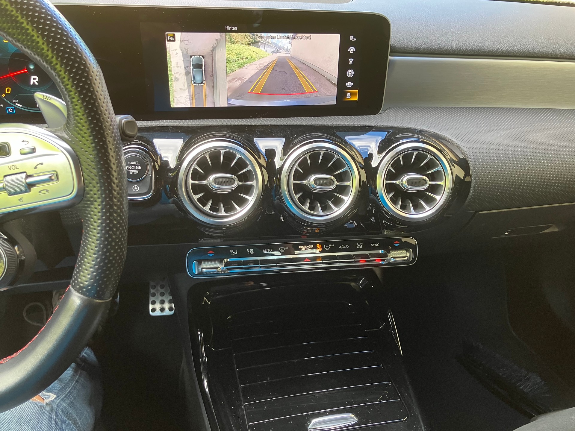 MERCEDES-BENZ A 35 AMG 4Matic Speedshift-image-8
