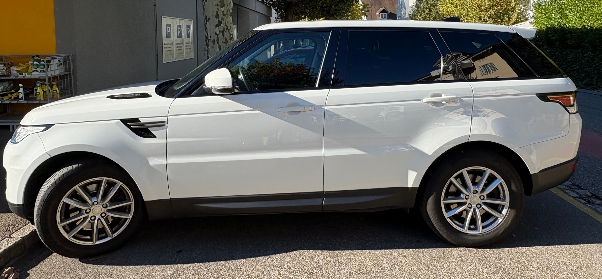 LAND ROVER 3.0 TDV6 SE-image-1