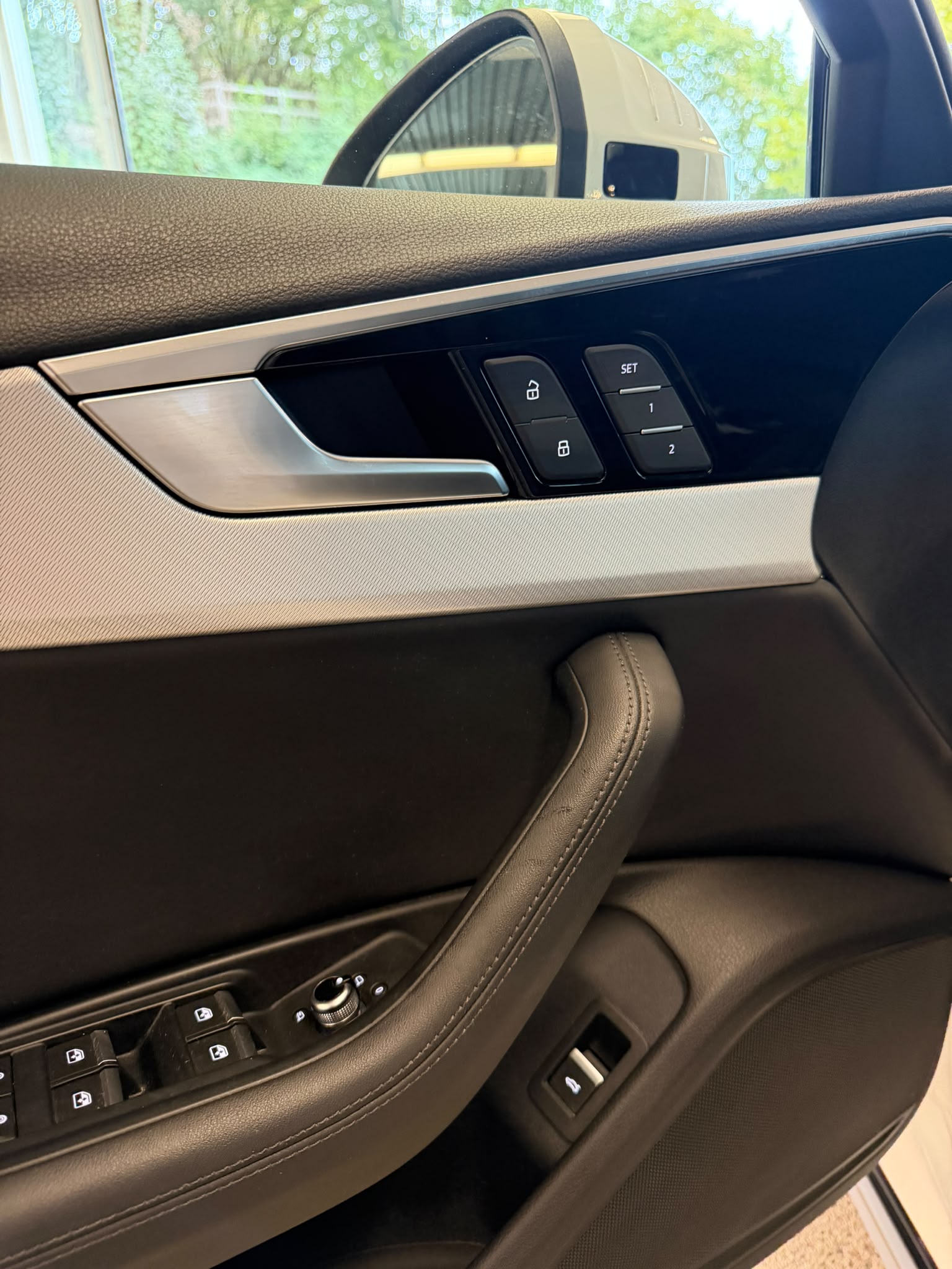 AUDI A4 allroad 40 TDI quattro tiptronic-image-13