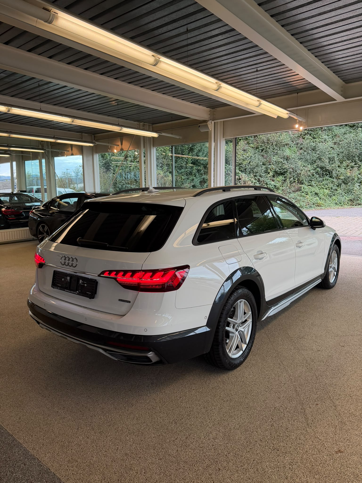 AUDI A4 allroad 40 TDI quattro tiptronic-image-3