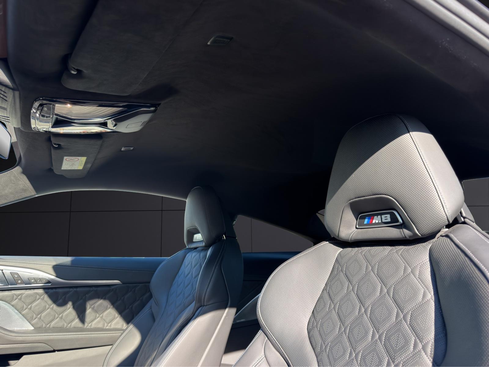 BMW M8 Competition xDrive-image-14