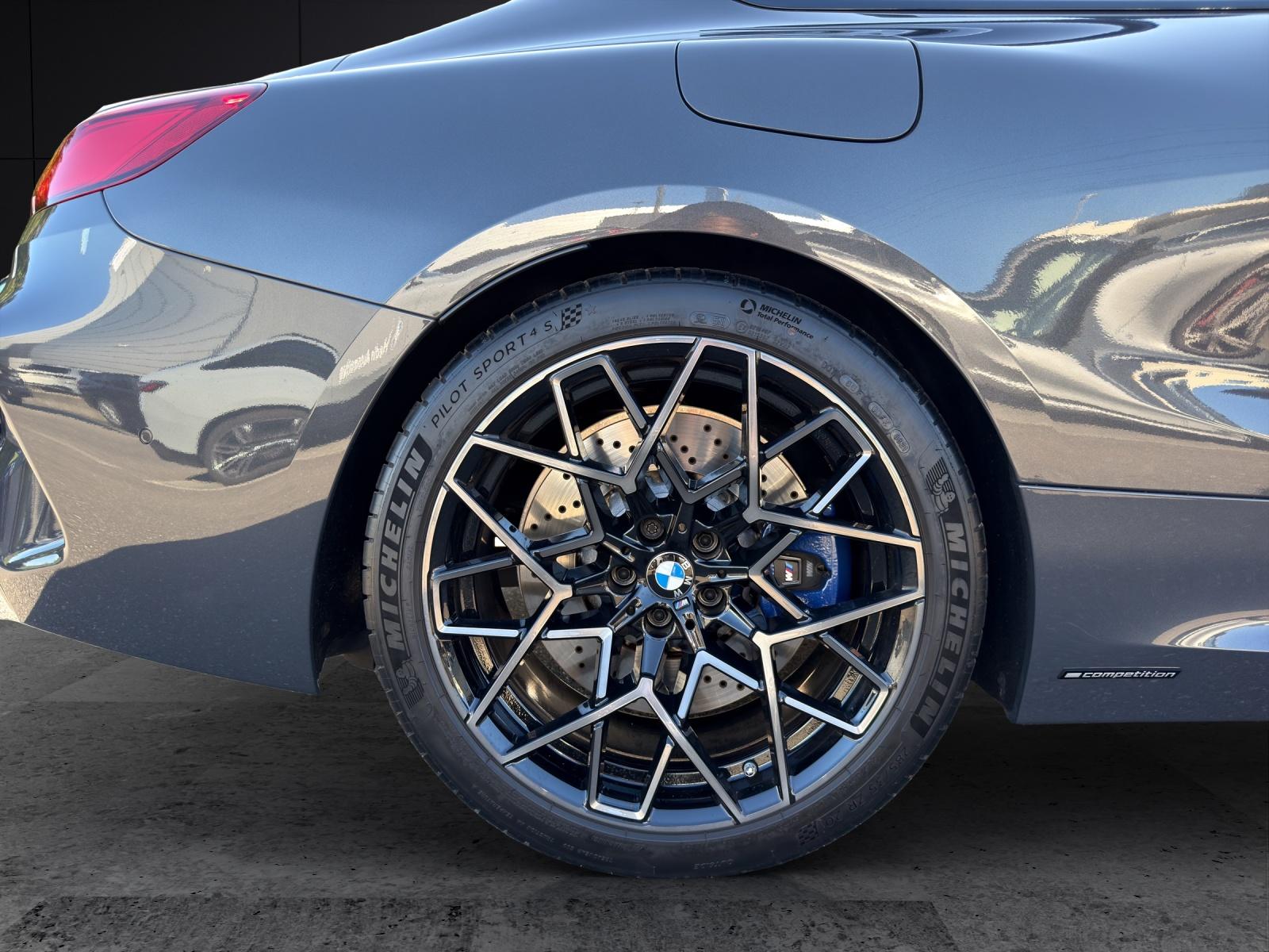 BMW M8 Competition xDrive-image-19