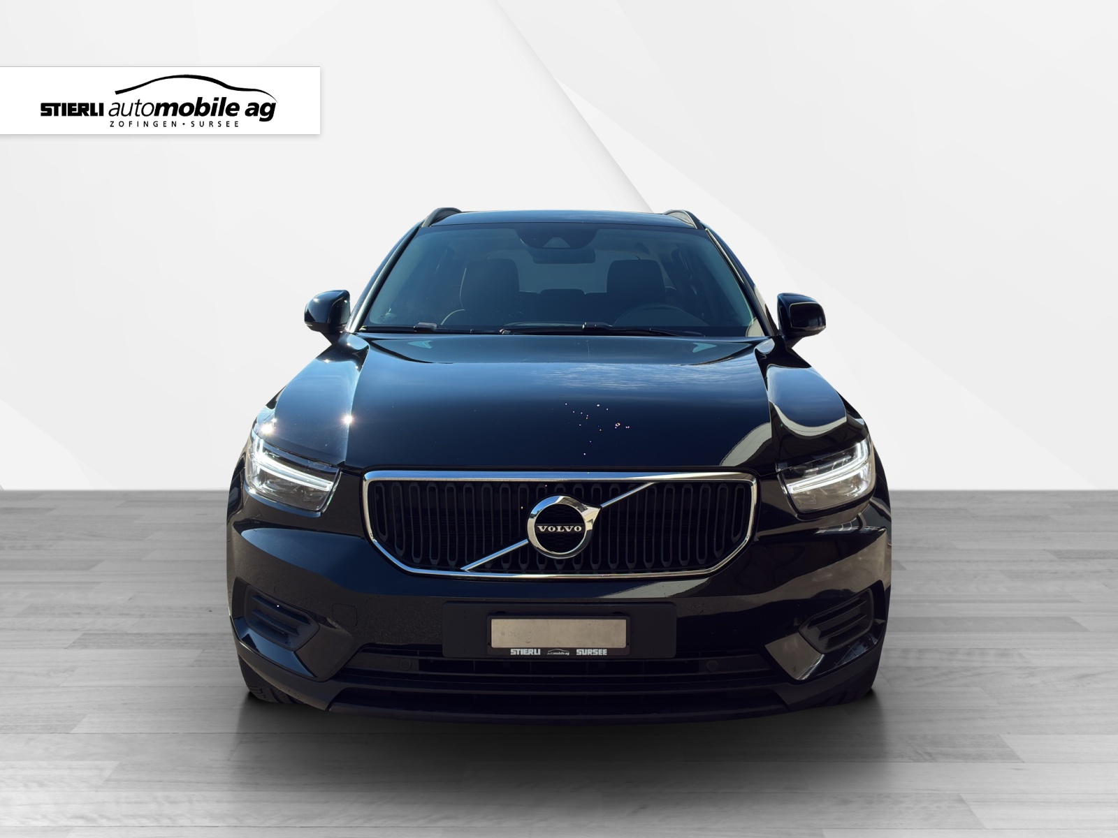 VOLVO XC40 1.5 T3 Momentum Light-showroom-element-1