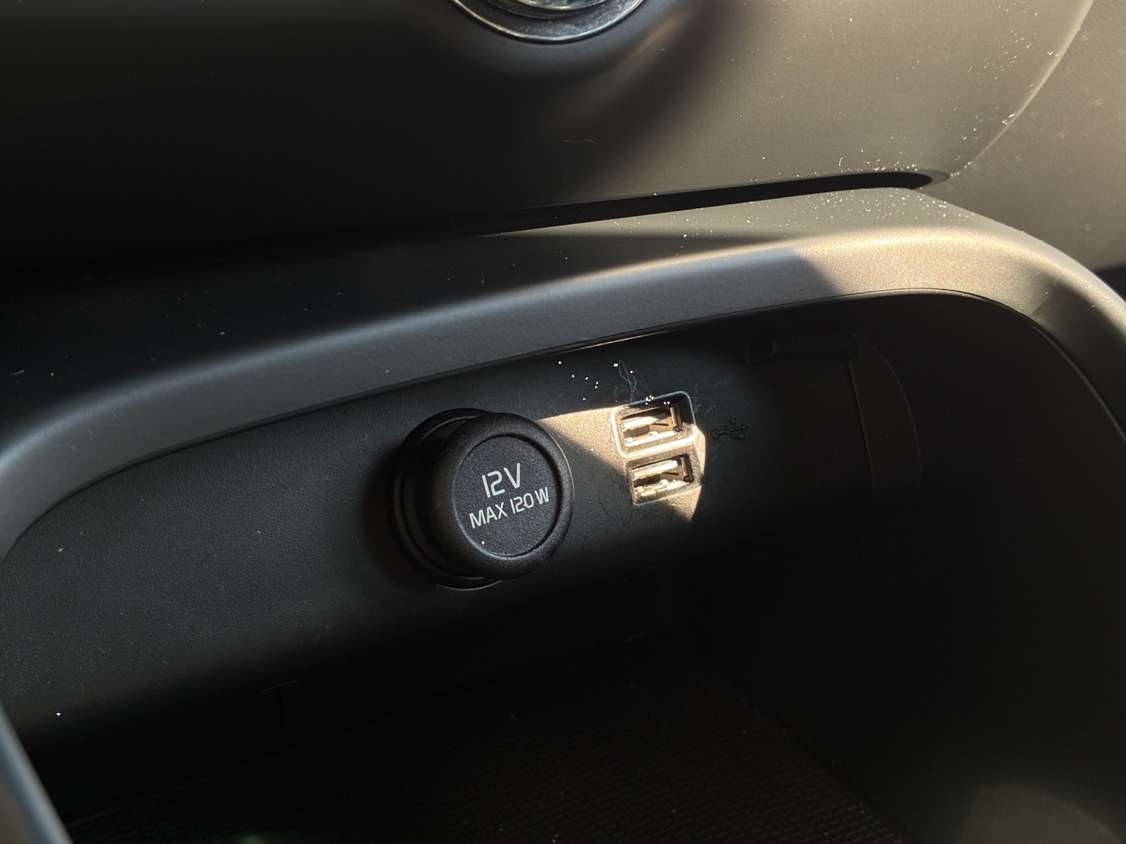 VOLVO XC40 1.5 T3 Momentum Light-image-18