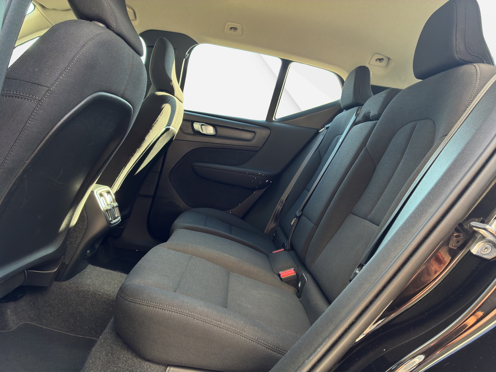 VOLVO XC40 1.5 T3 Momentum Light-image-13