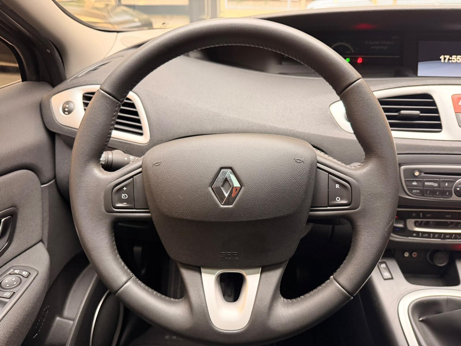 RENAULT Grand Scénic 1.4 TCe 130 Dynamique 5P-image-10