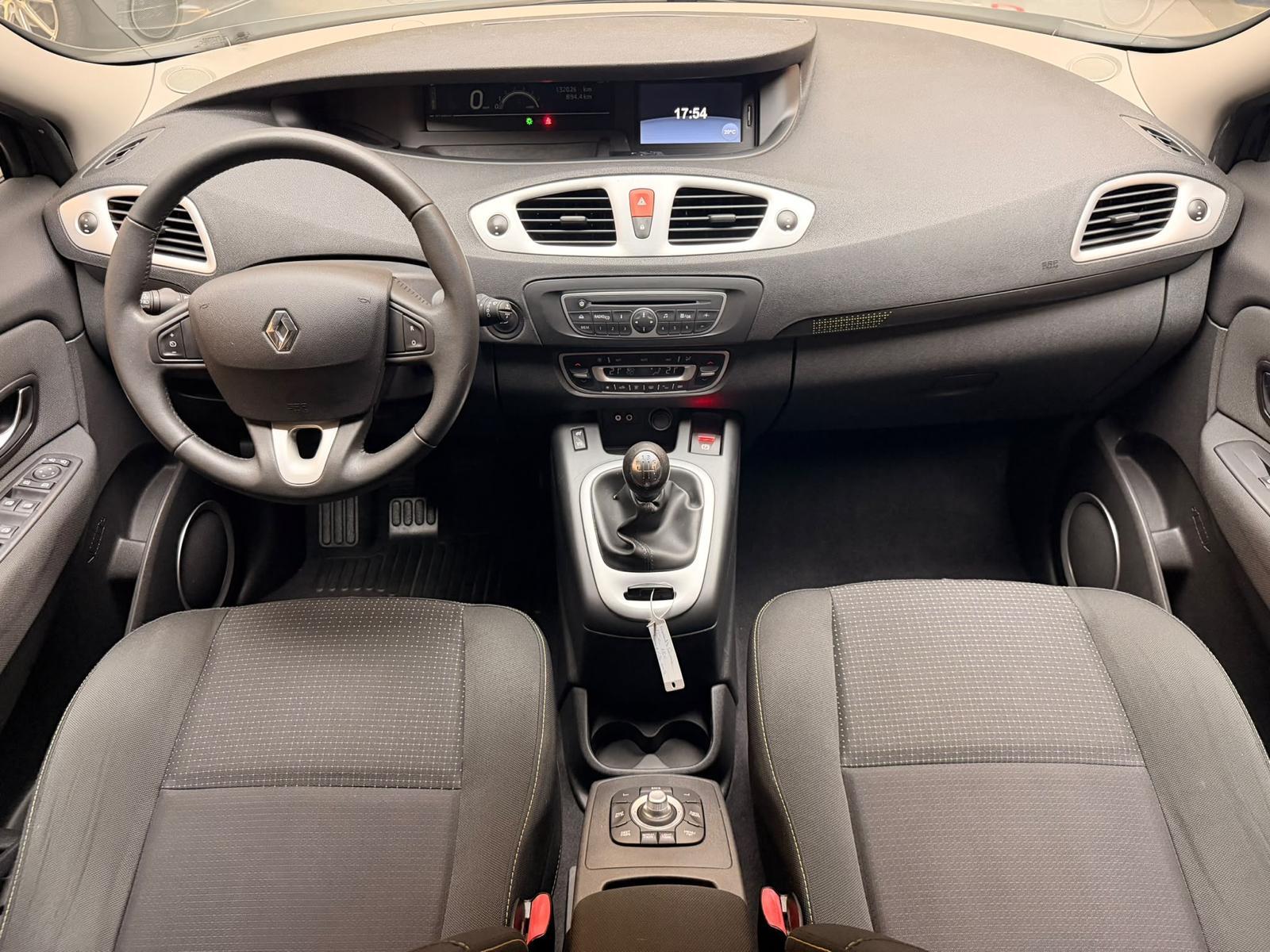 RENAULT Grand Scénic 1.4 TCe 130 Dynamique 5P-image-9