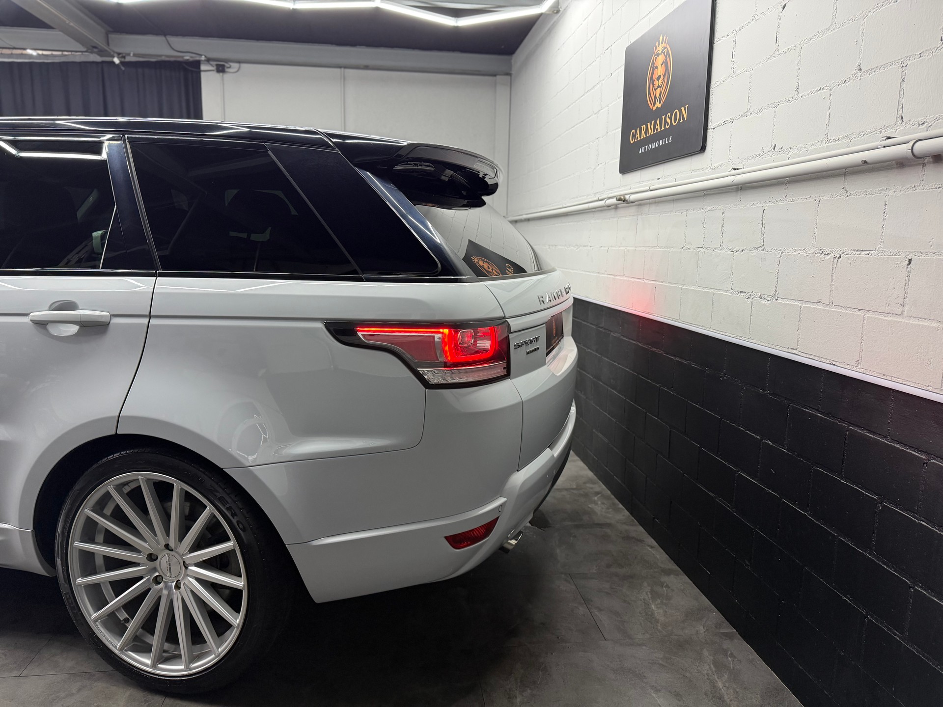 LAND ROVER Range Rover Sport 3.0 SDV6 | AHK 3‘500KG | 22‘‘ Vossen | Luftfahrwerk-image-3