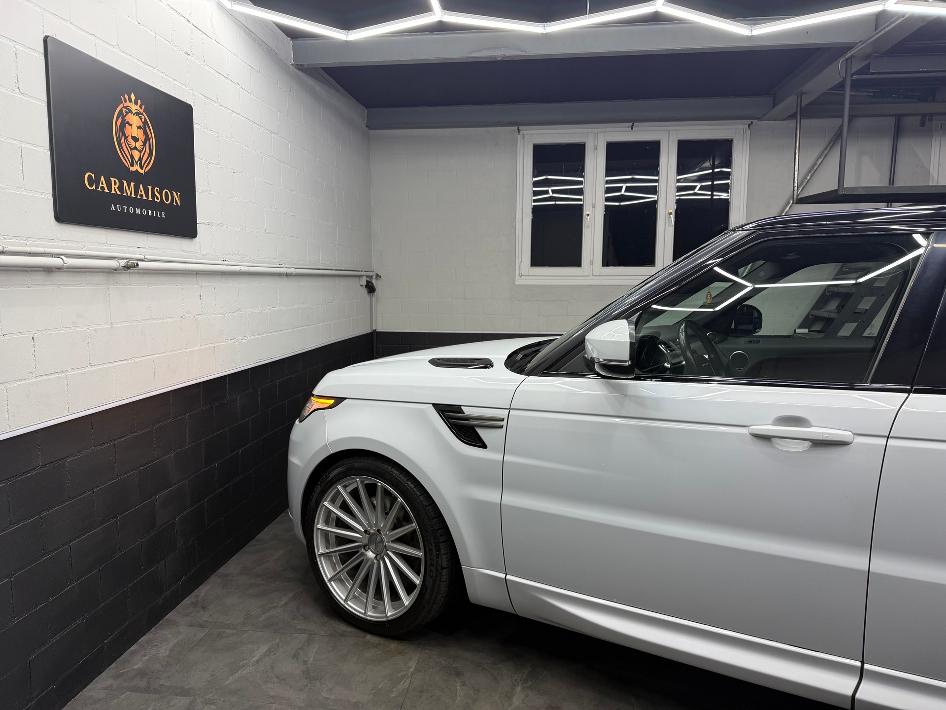 LAND ROVER Range Rover Sport 3.0 SDV6 | AHK 3‘500KG | 22‘‘ Vossen | Luftfahrwerk-image-10