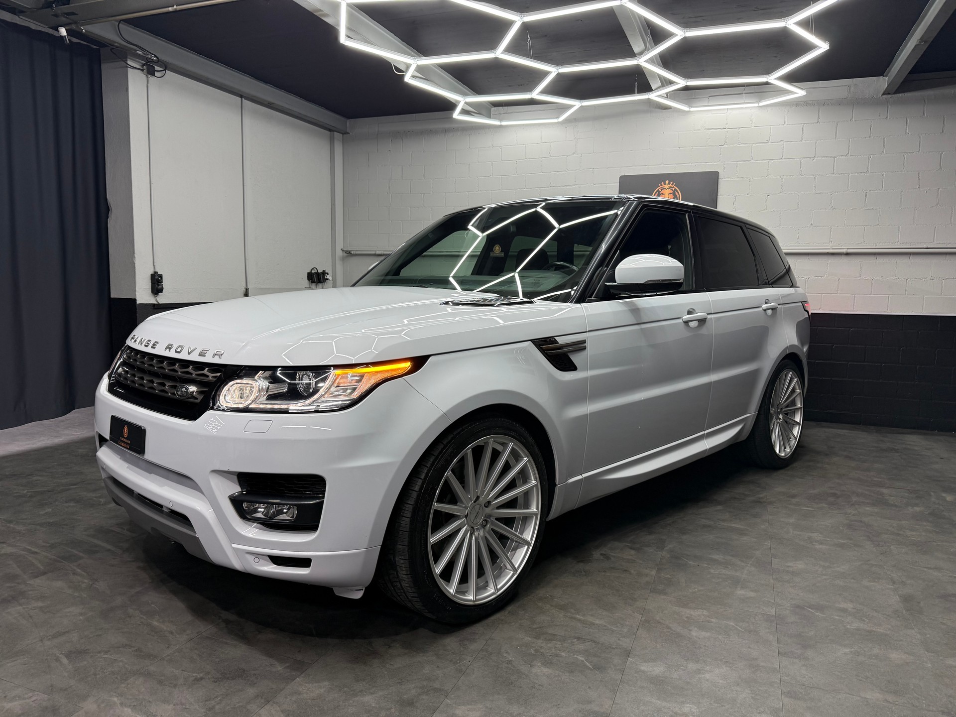 LAND ROVER Range Rover Sport 3.0 SDV6 | AHK 3‘500KG | 22‘‘ Vossen | Luftfahrwerk-image-2