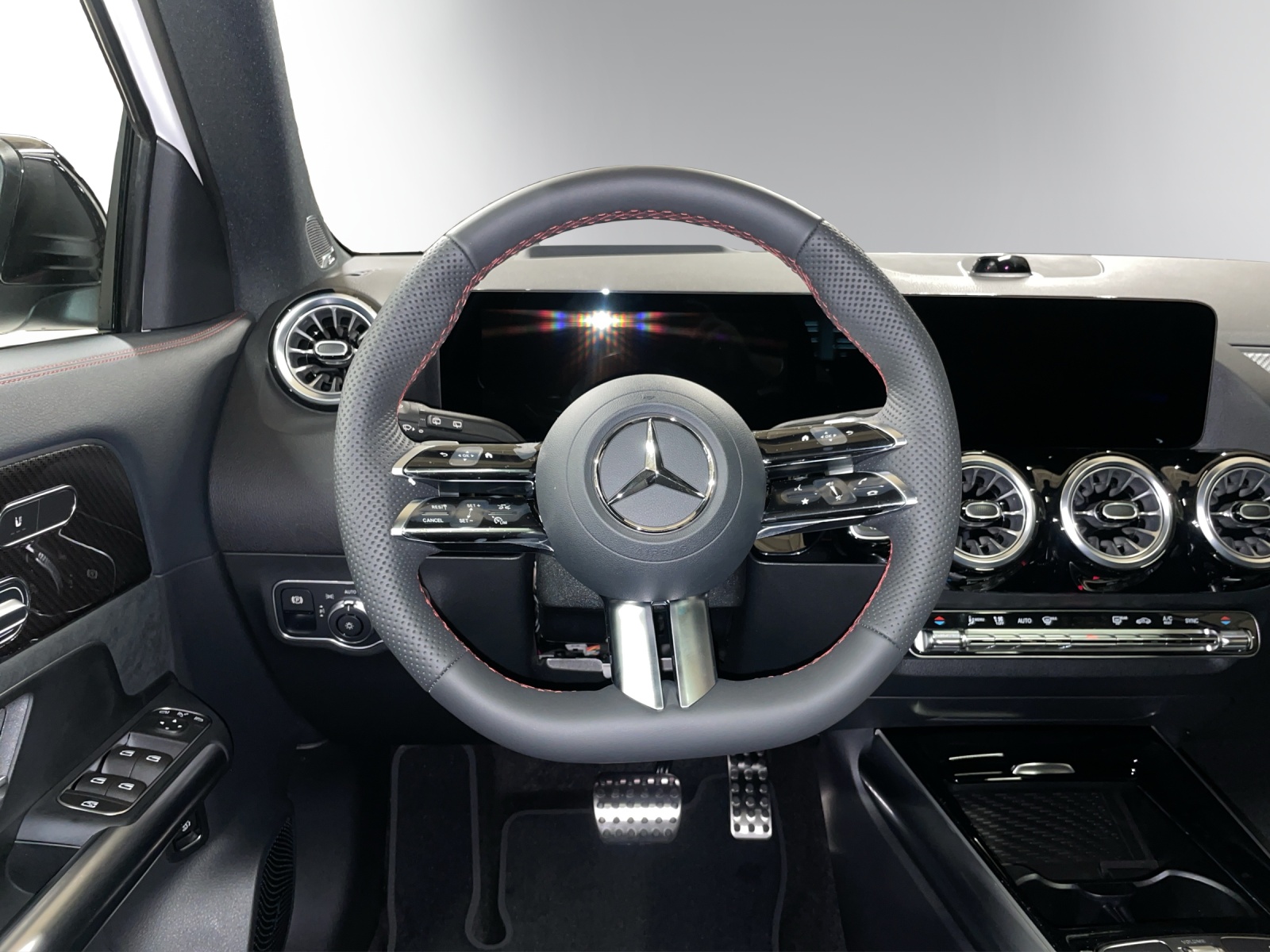 Image MERCEDES-BENZ GLA-220 GLA 220d 4Matic 8G-DCTSwiss Star