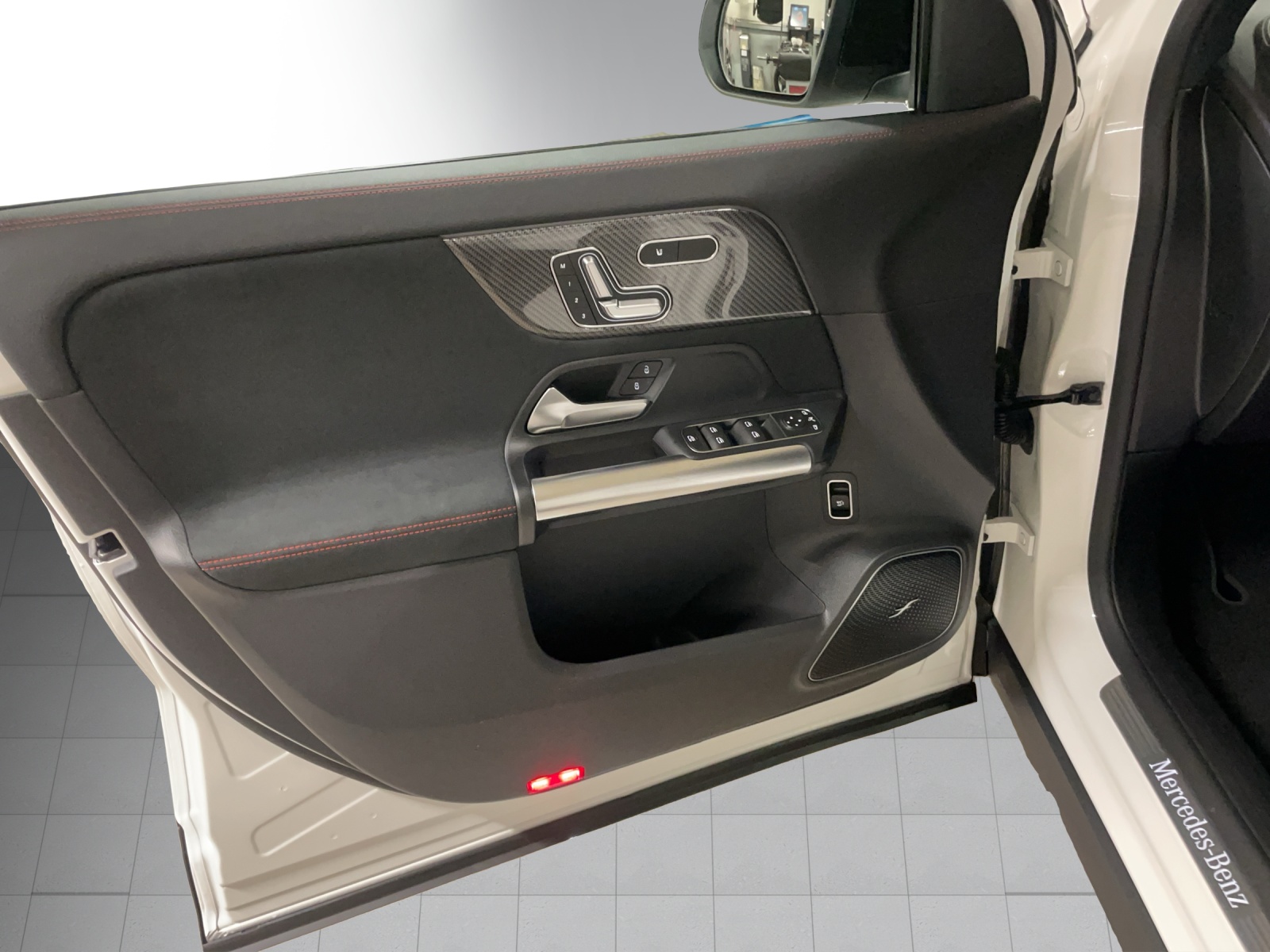 Image MERCEDES-BENZ GLA-220 GLA 220d 4Matic 8G-DCTSwiss Star