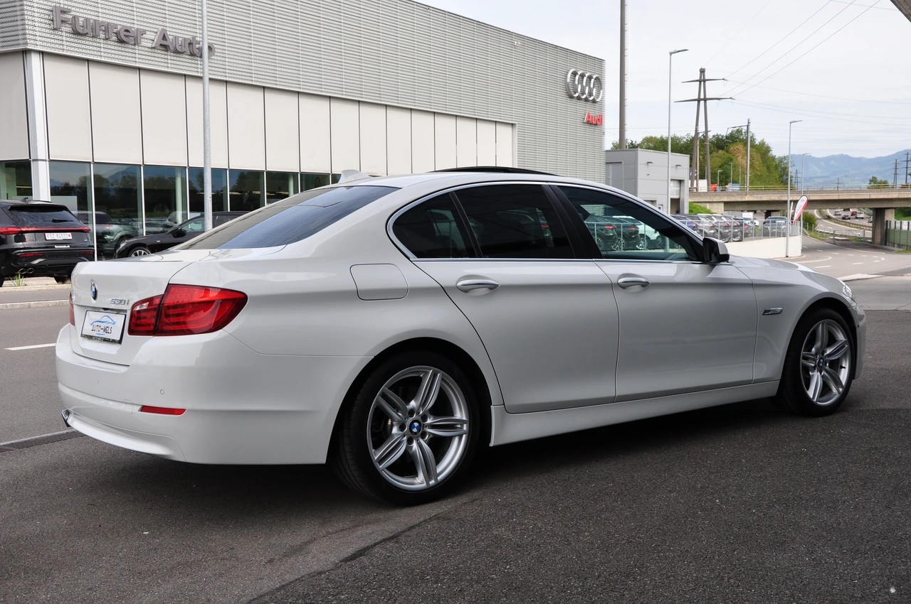 BMW 530i Steptronic-image-9
