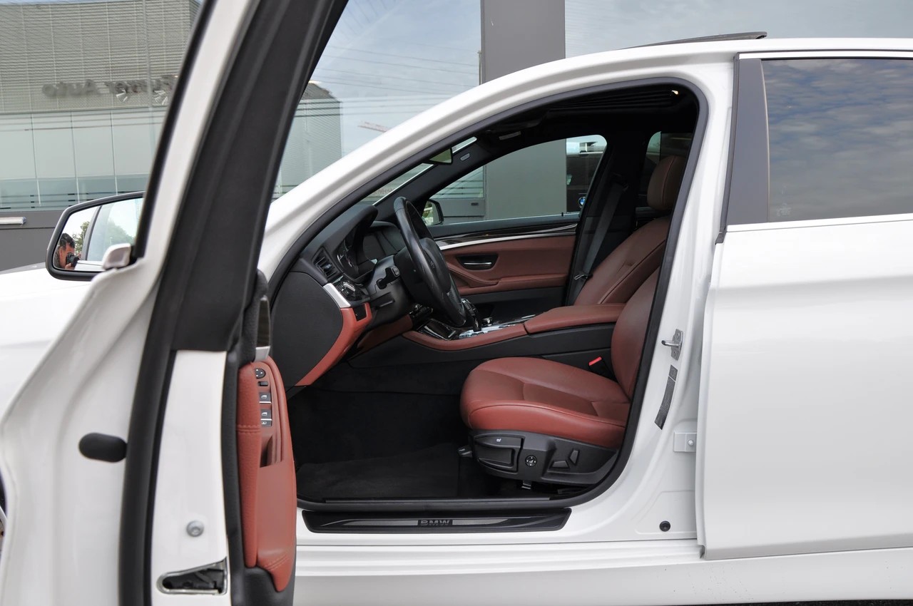 BMW 530i Steptronic-image-18