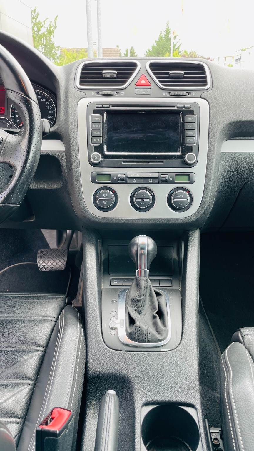 VW Scirocco 2.0 TSI DSG-image-9
