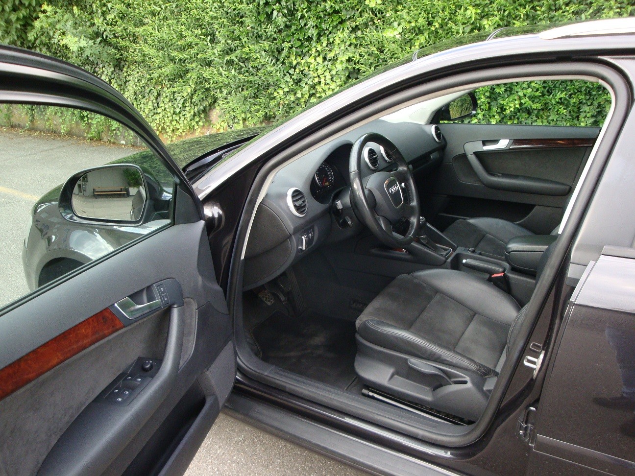 AUDI A3 Sportback 1.8 TFSI Ambition-image-4