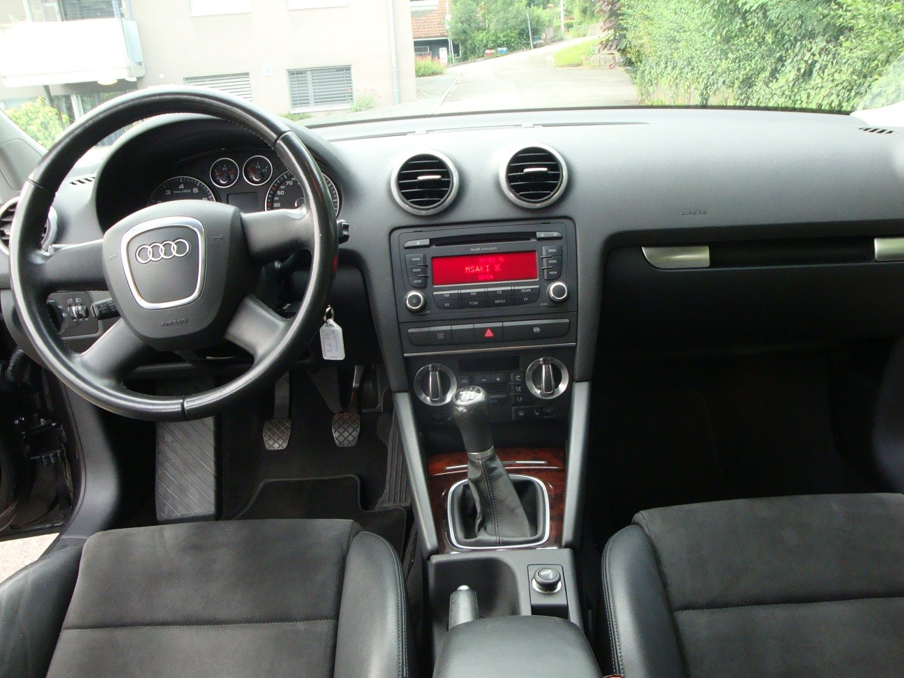 AUDI A3 Sportback 1.8 TFSI Ambition-image-7