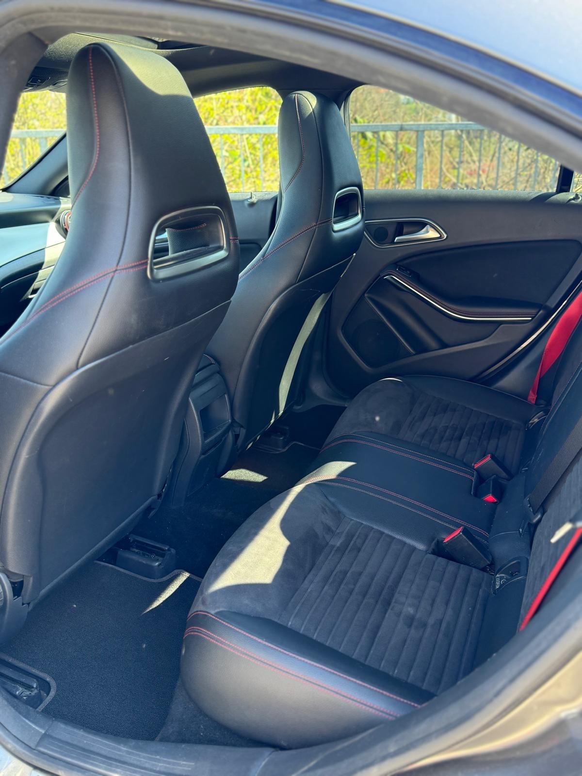 MERCEDES-BENZ CLA 250 Sport 7G-DCT 4Matic-image-8