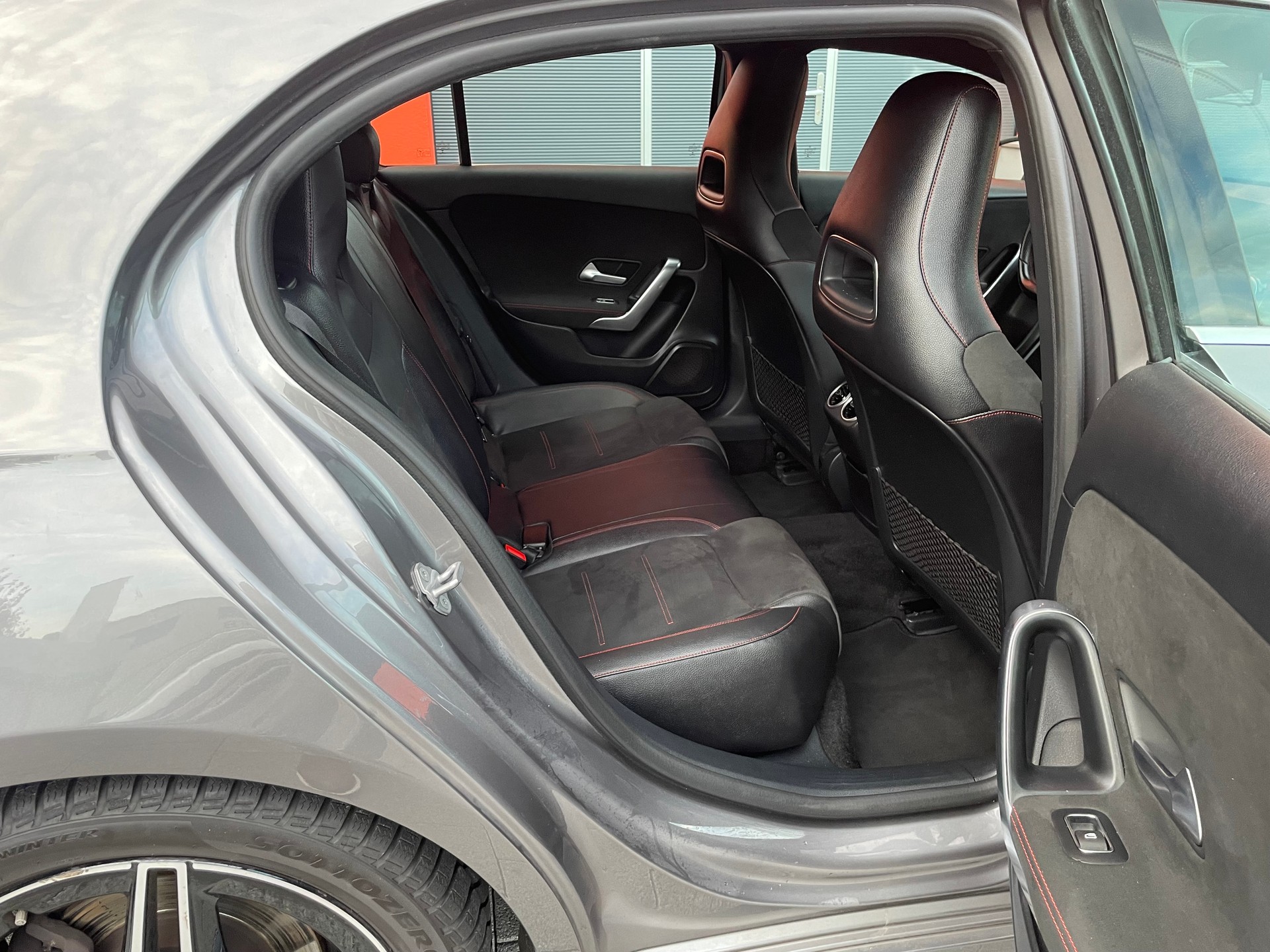 MERCEDES-BENZ A 200 AMG Line 7G-DCT-image-10