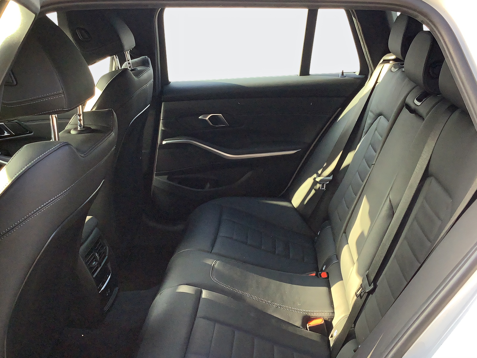 BMW 330d xDr 48V T M Sport-image-16