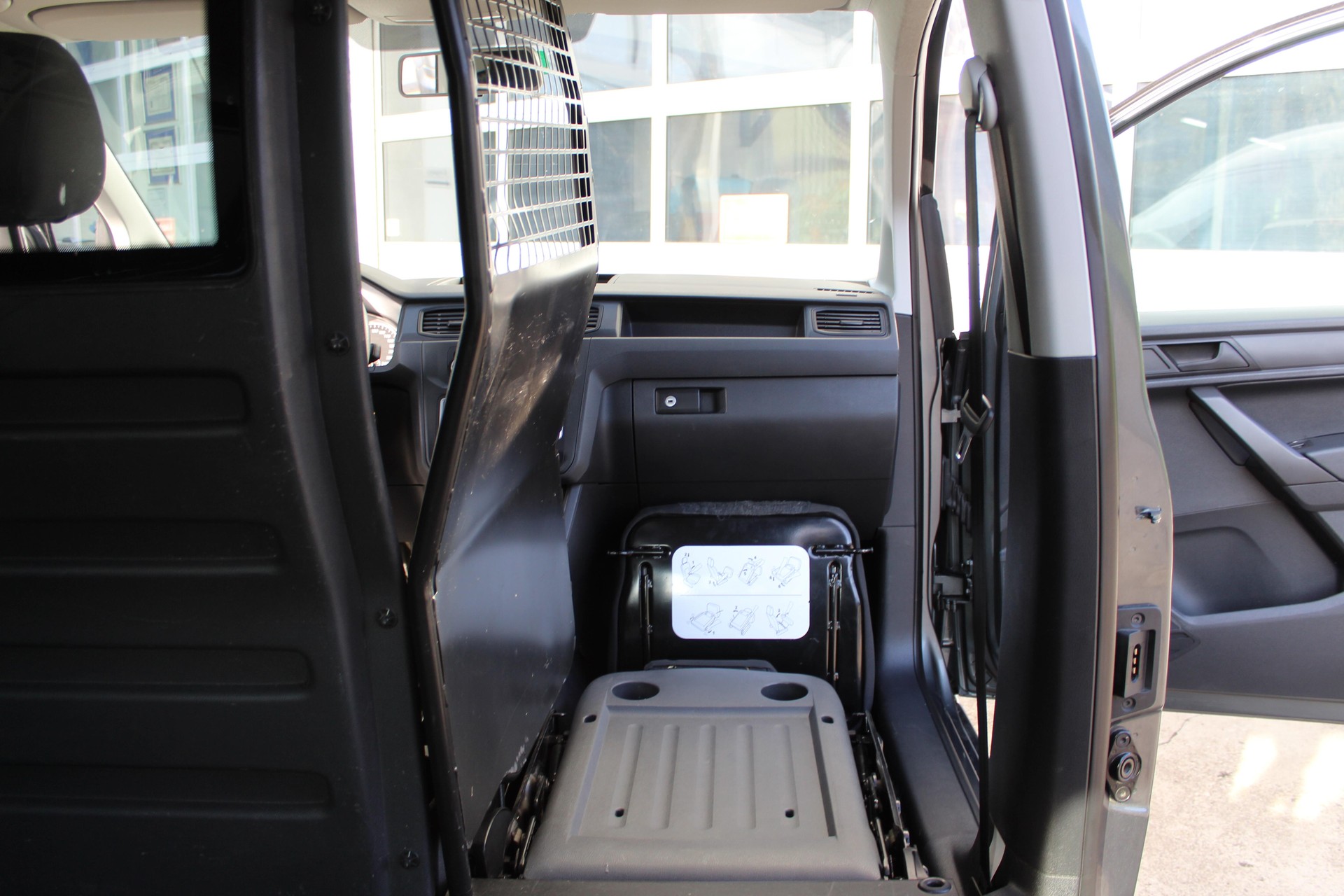 VW Caddy Maxi Kaw. 1.4 TSI BlueMT-image-8