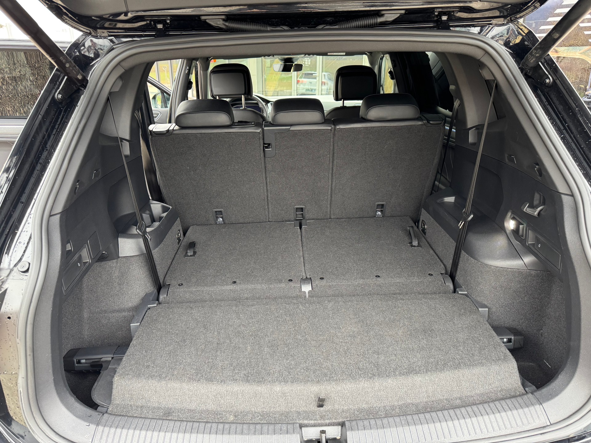 VW Tiguan Allspace 2.0TSI R-Line 4Motion DSG-image-10