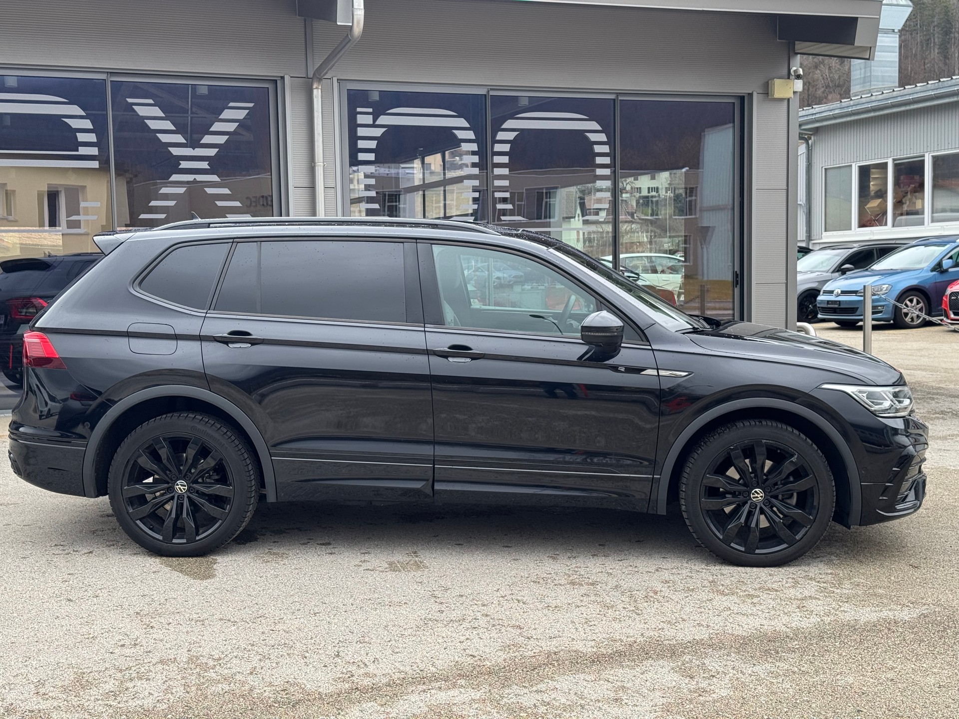 VW Tiguan Allspace 2.0TSI R-Line 4Motion DSG-image-2