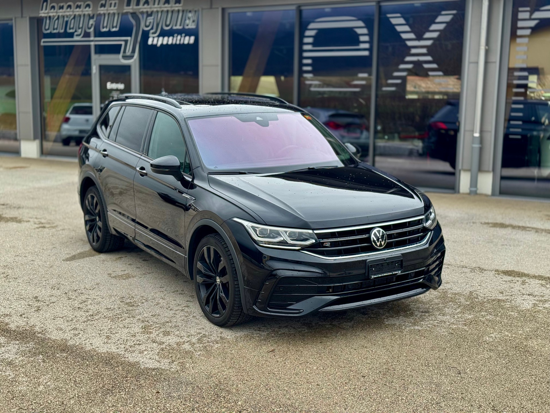 VW Tiguan Allspace 2.0TSI R-Line 4Motion DSG-image-3