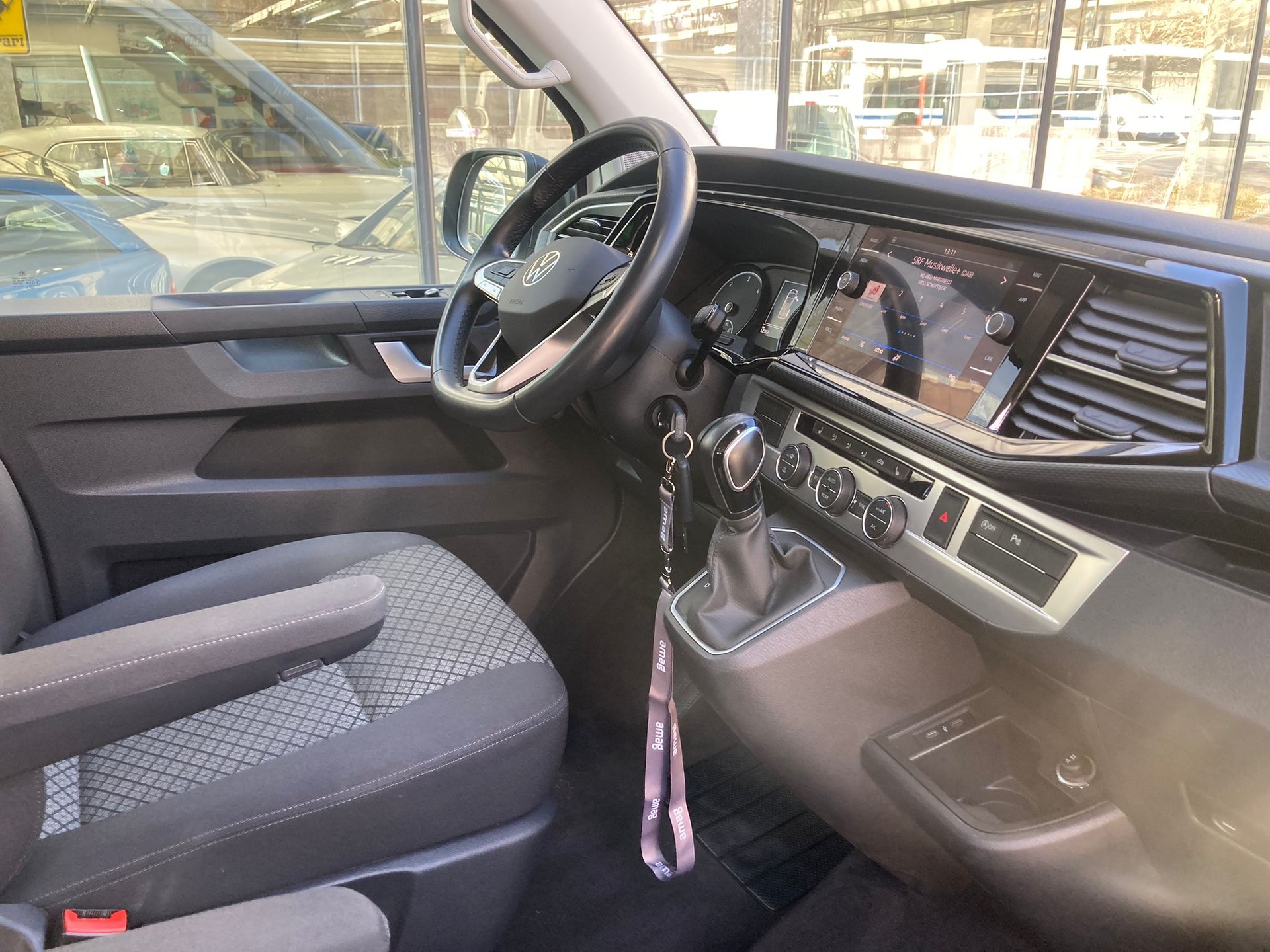 VW T6.1 Multivan 2.0 TDI Trendline Liberty 4Motion DSG-image-6