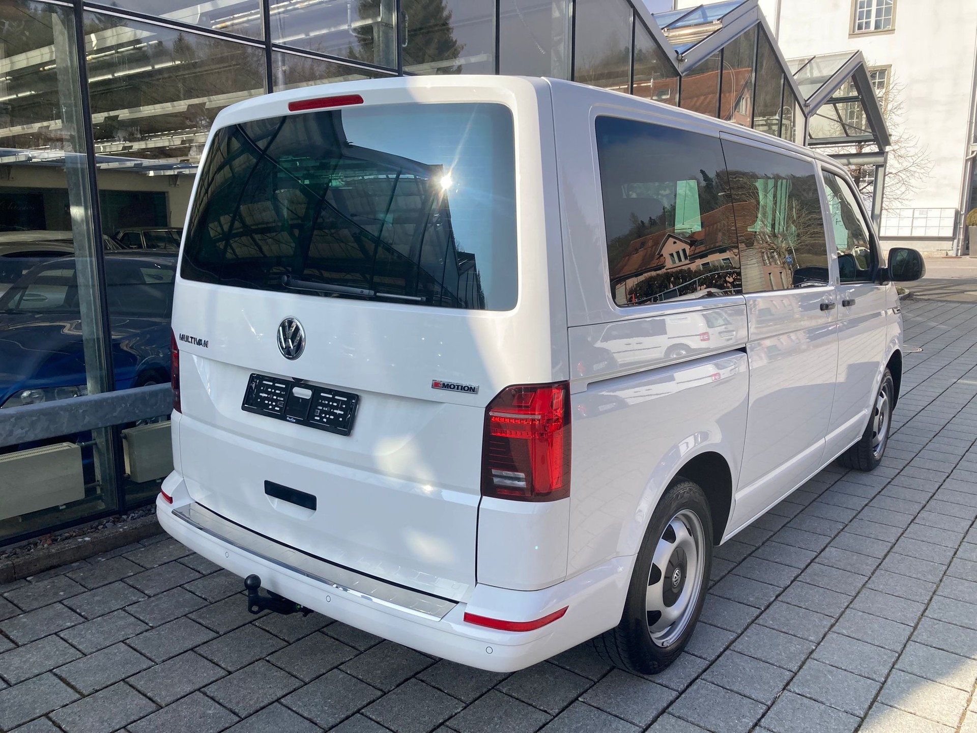 VW T6.1 Multivan 2.0 TDI Trendline Liberty 4Motion DSG-image-4