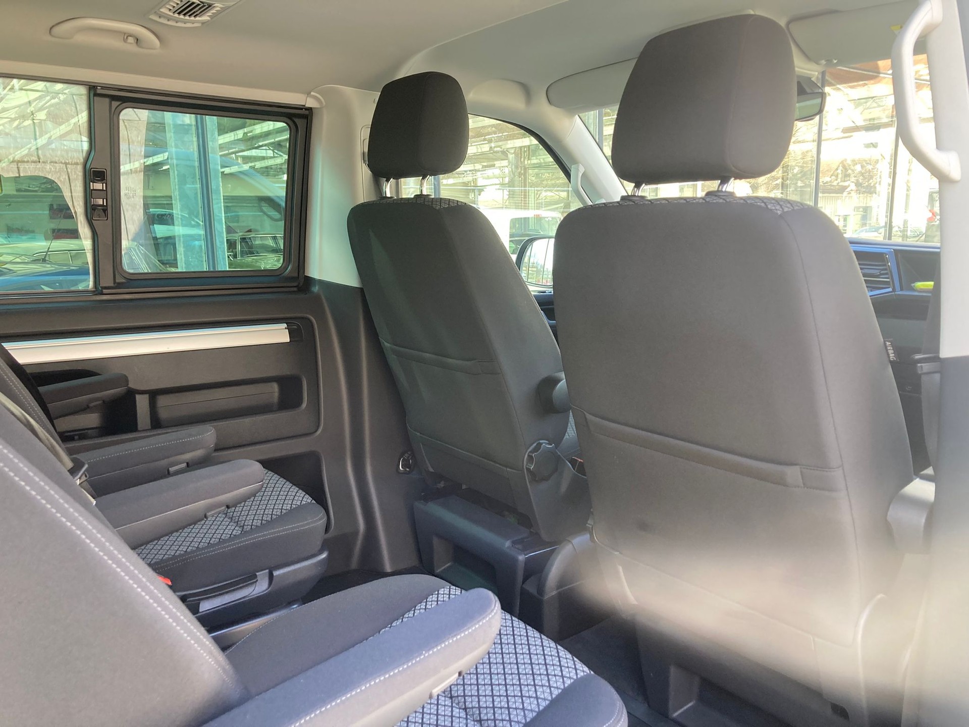VW T6.1 Multivan 2.0 TDI Trendline Liberty 4Motion DSG-image-10