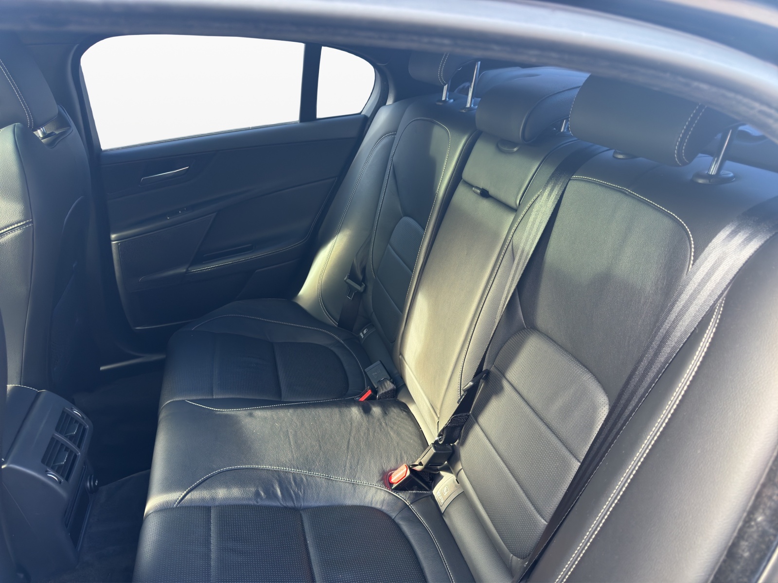 JAGUAR XE S 3.0 Automatic-image-17
