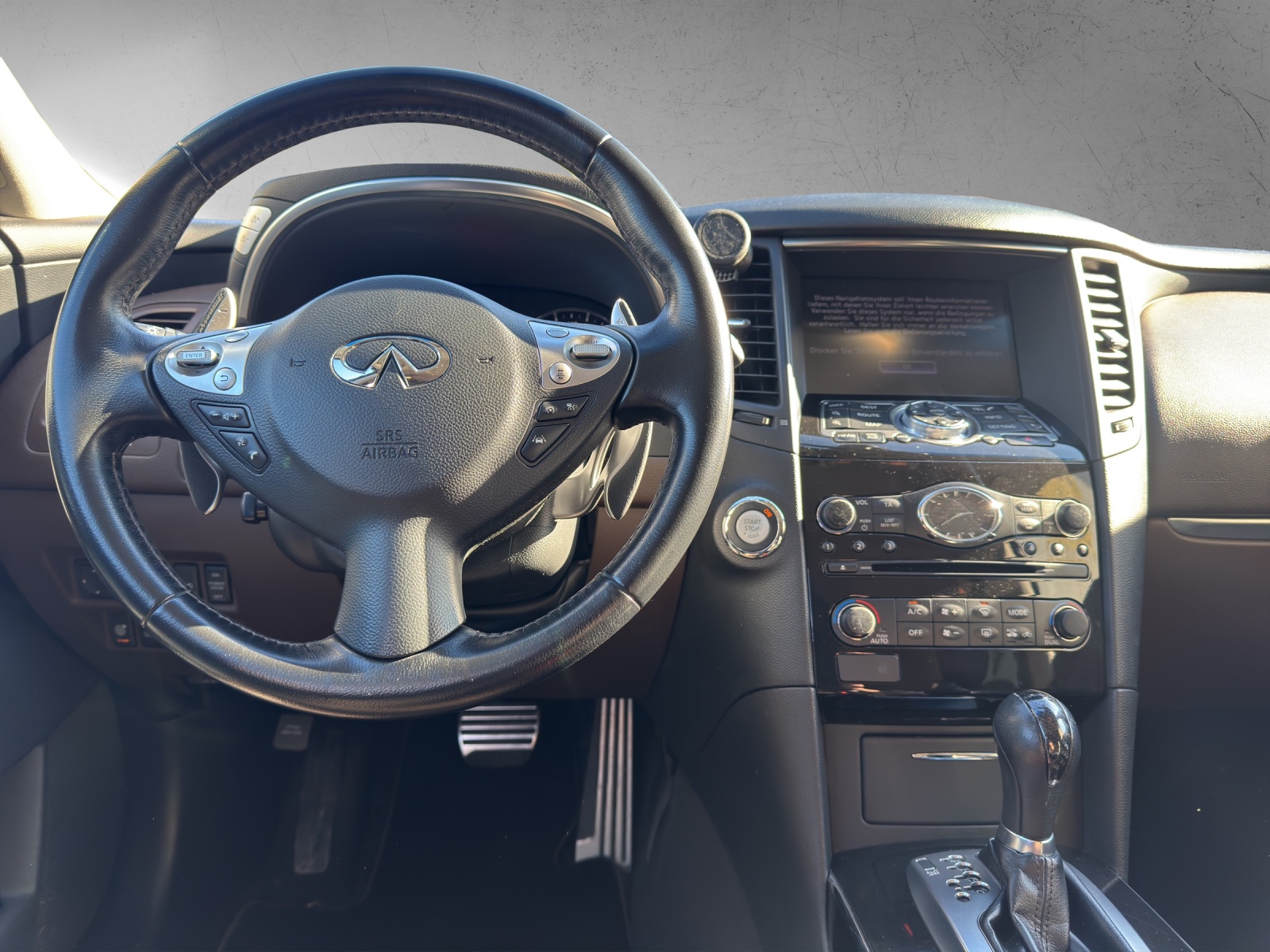 INFINITI FX30d S Premium AWD Automatic-image-8