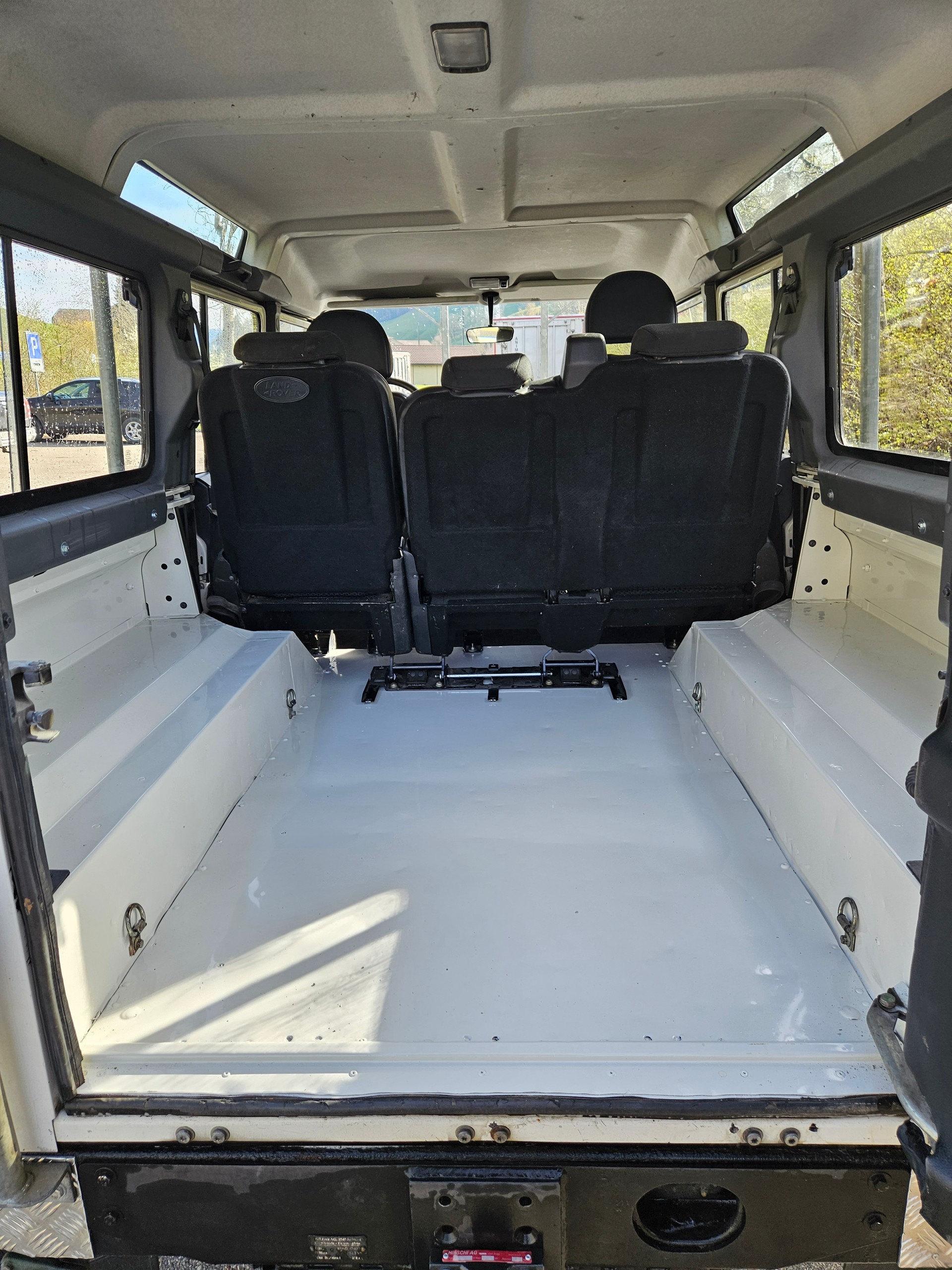 LAND ROVER Defender 110 TD4-image-2